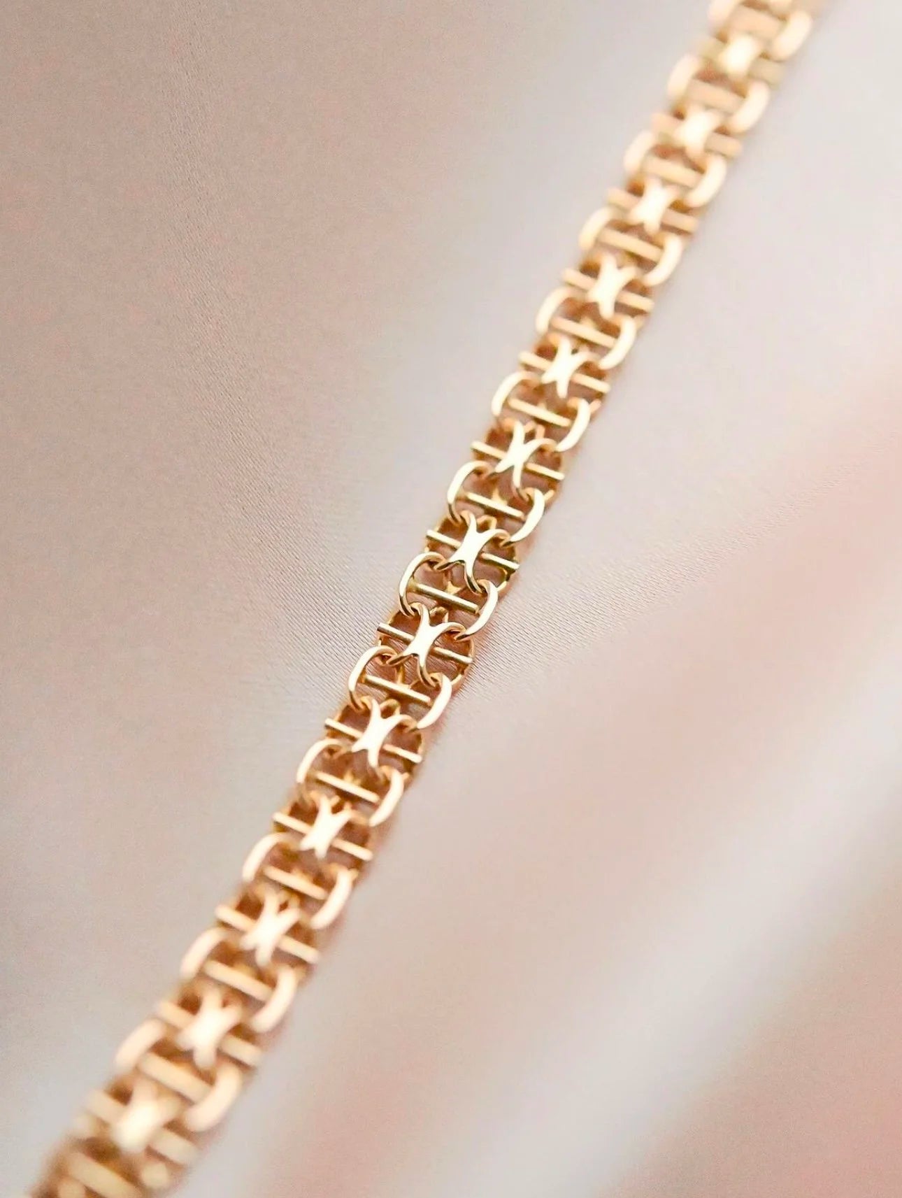 Beautiful Star Link Bracelet Swedish Vintage 18K Gold 1960s.