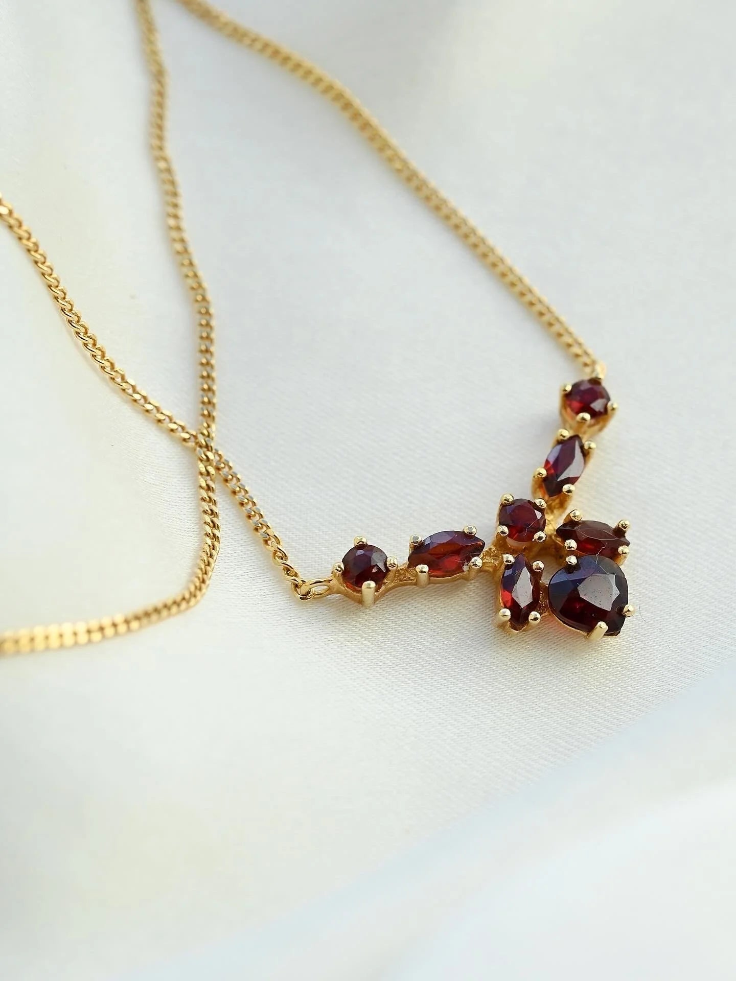 Romantic Vintage Garnet Heart Cluster Pendant Chain 18K Gold