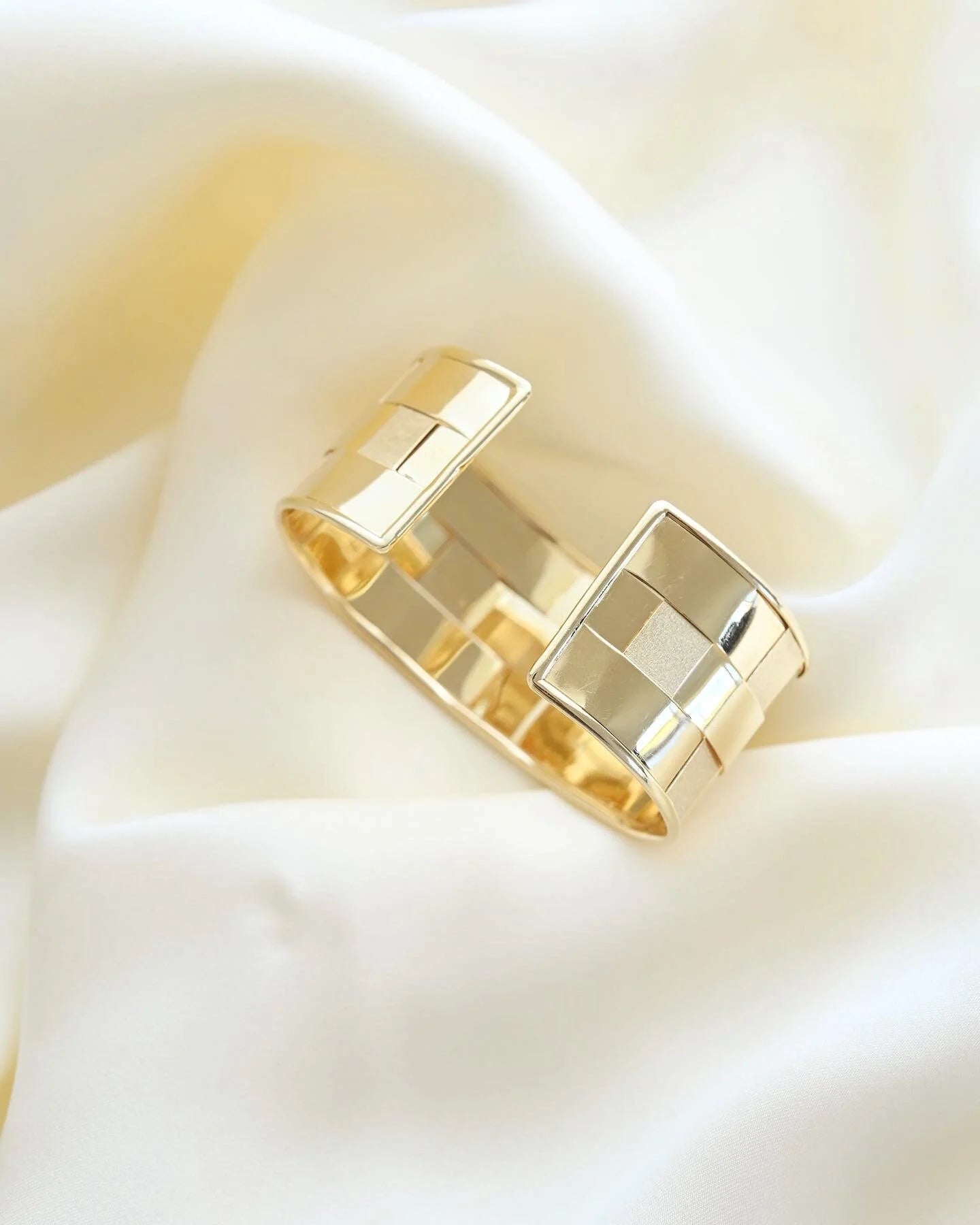 Sexy Braided Italian Vintage Cuff 14K Gold 1970s