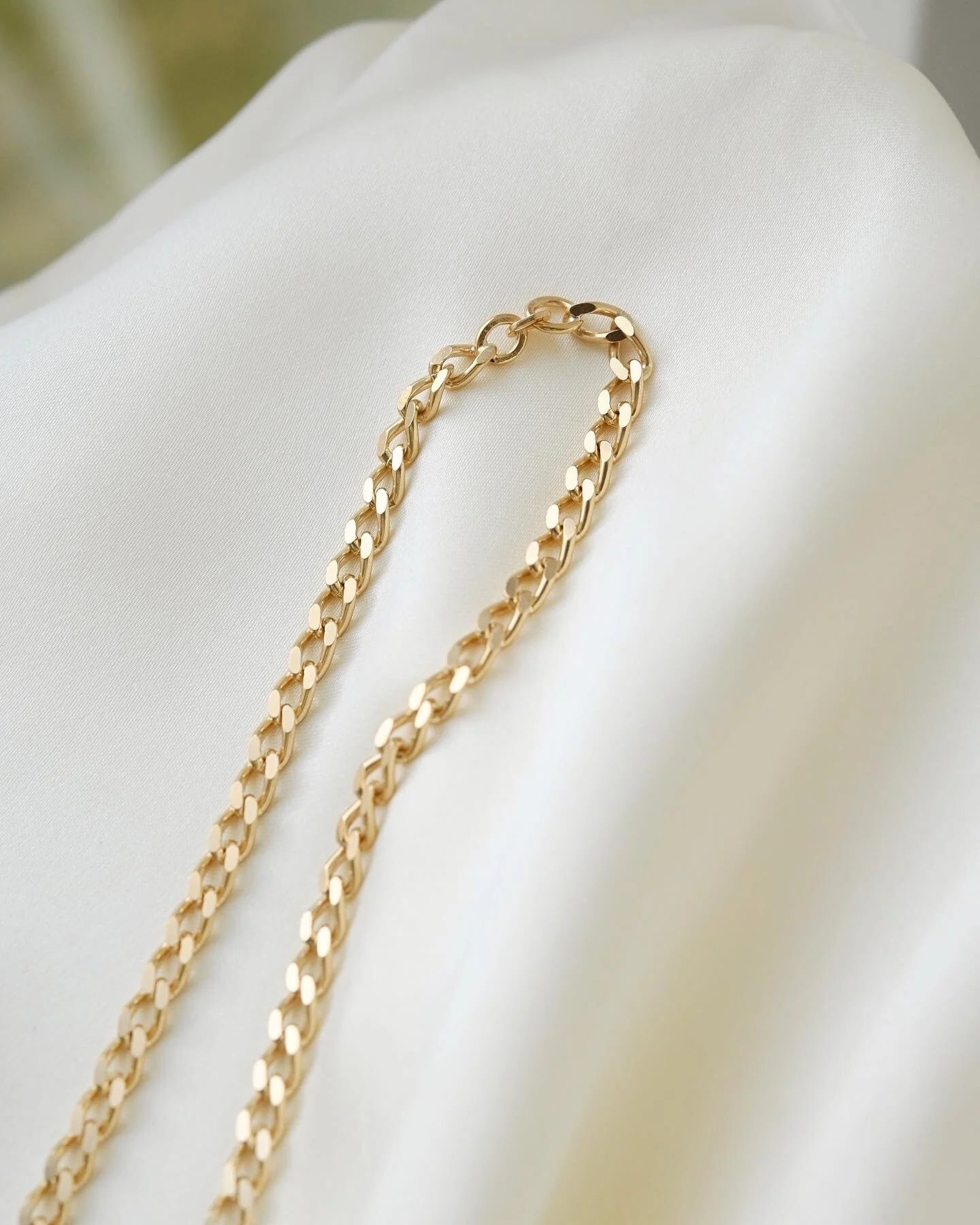 Long 40 Grams Vintage Curb Link Chain 18K Gold