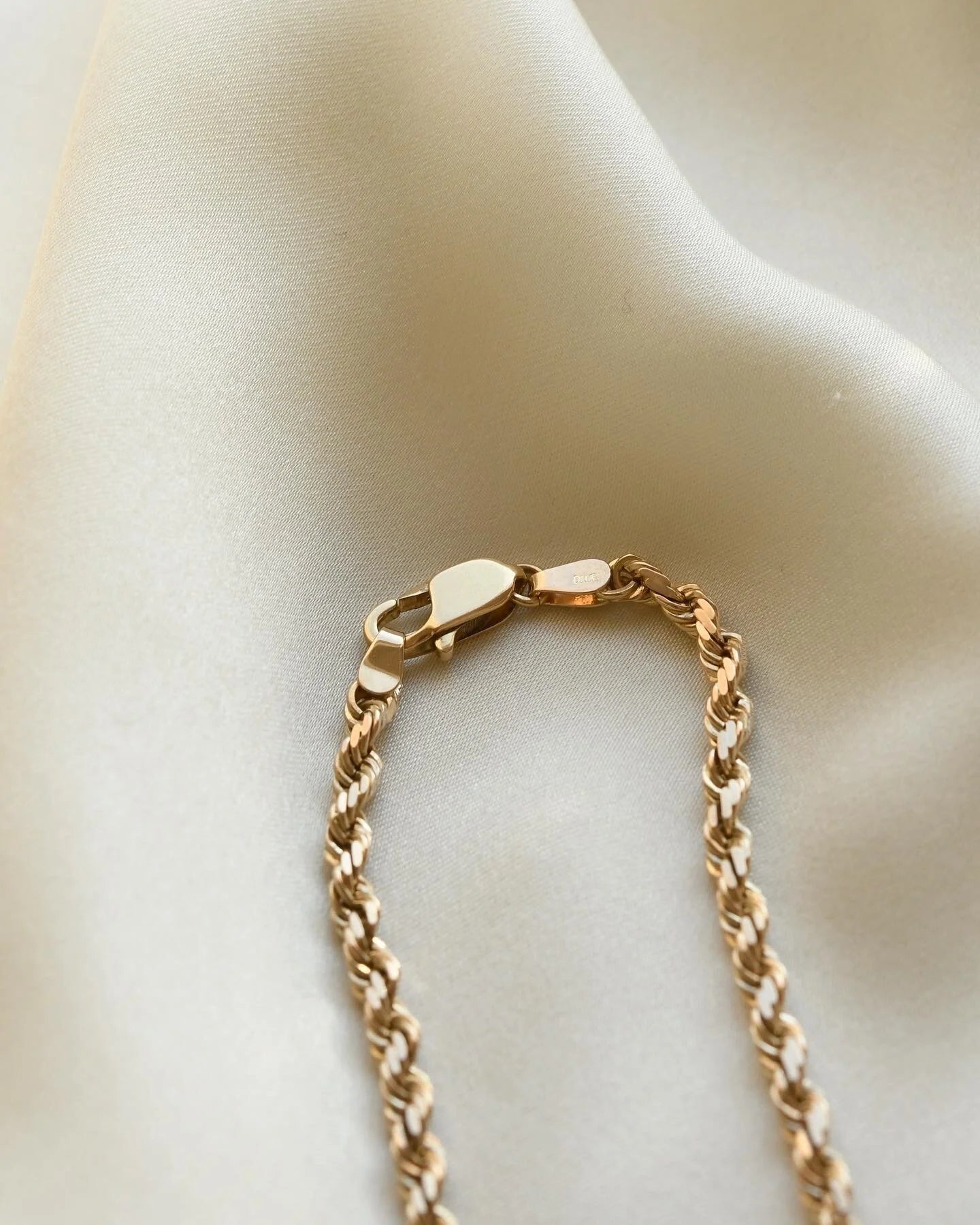 Glowing Vintage Rope Link Chain 14K Gold 1970s