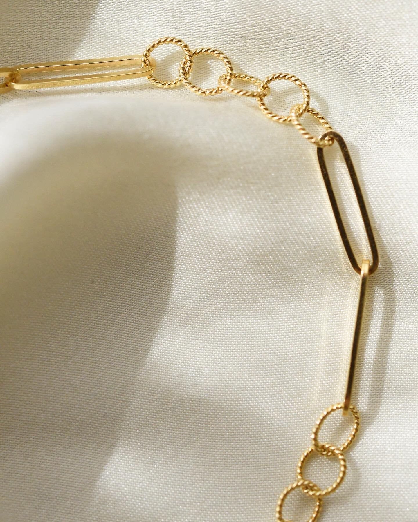 Long Poetic Vintage Chain from Uno A Erre 18K Gold