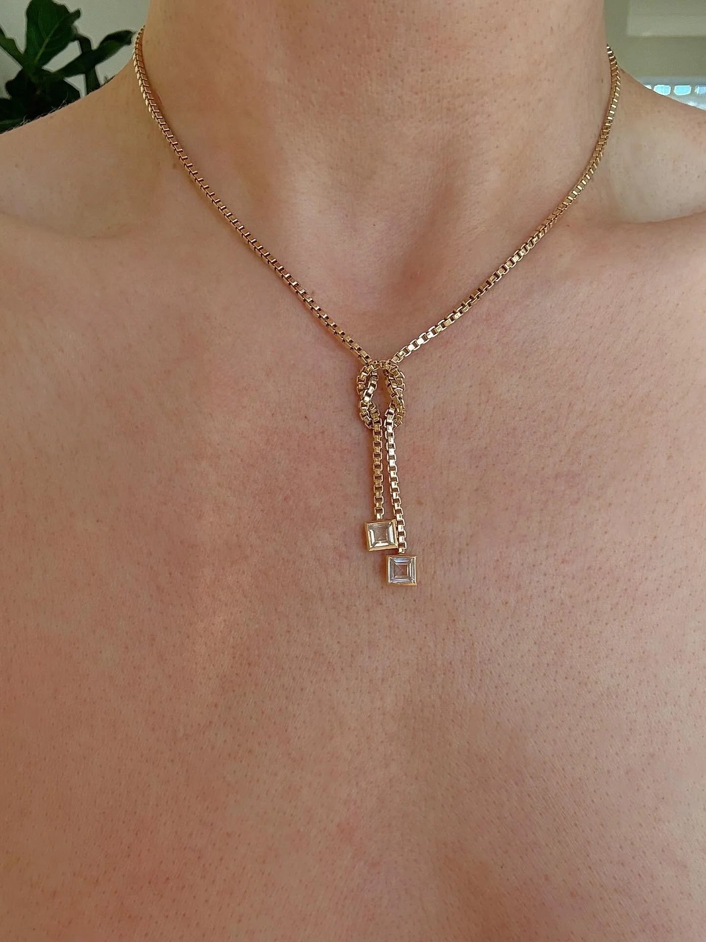 Vintage Dangle Knot Detail Necklace 18K Gold x Natural Crystal Quartz