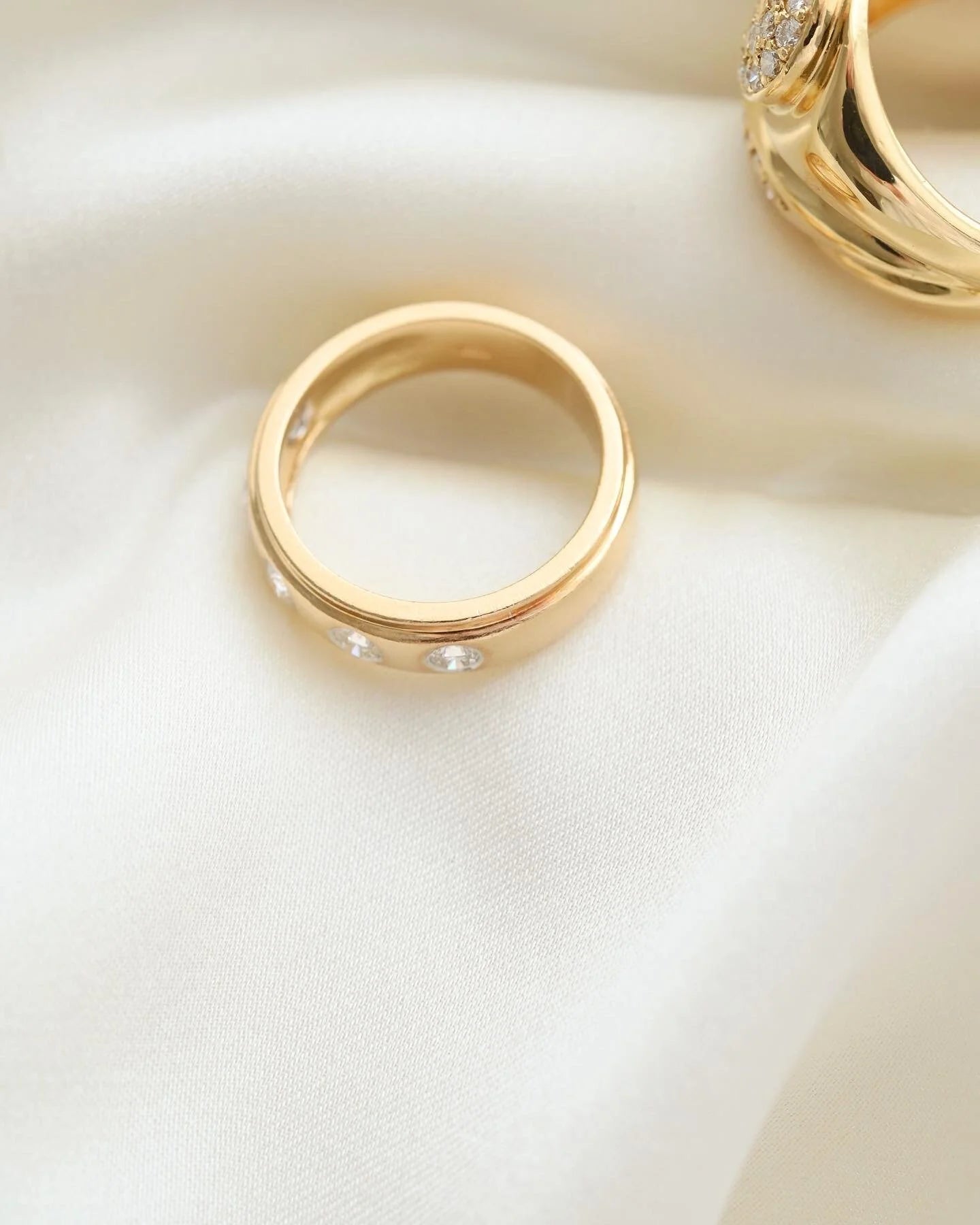 The Perfect Diamond Five Stone Vintage Ring 18K Gold