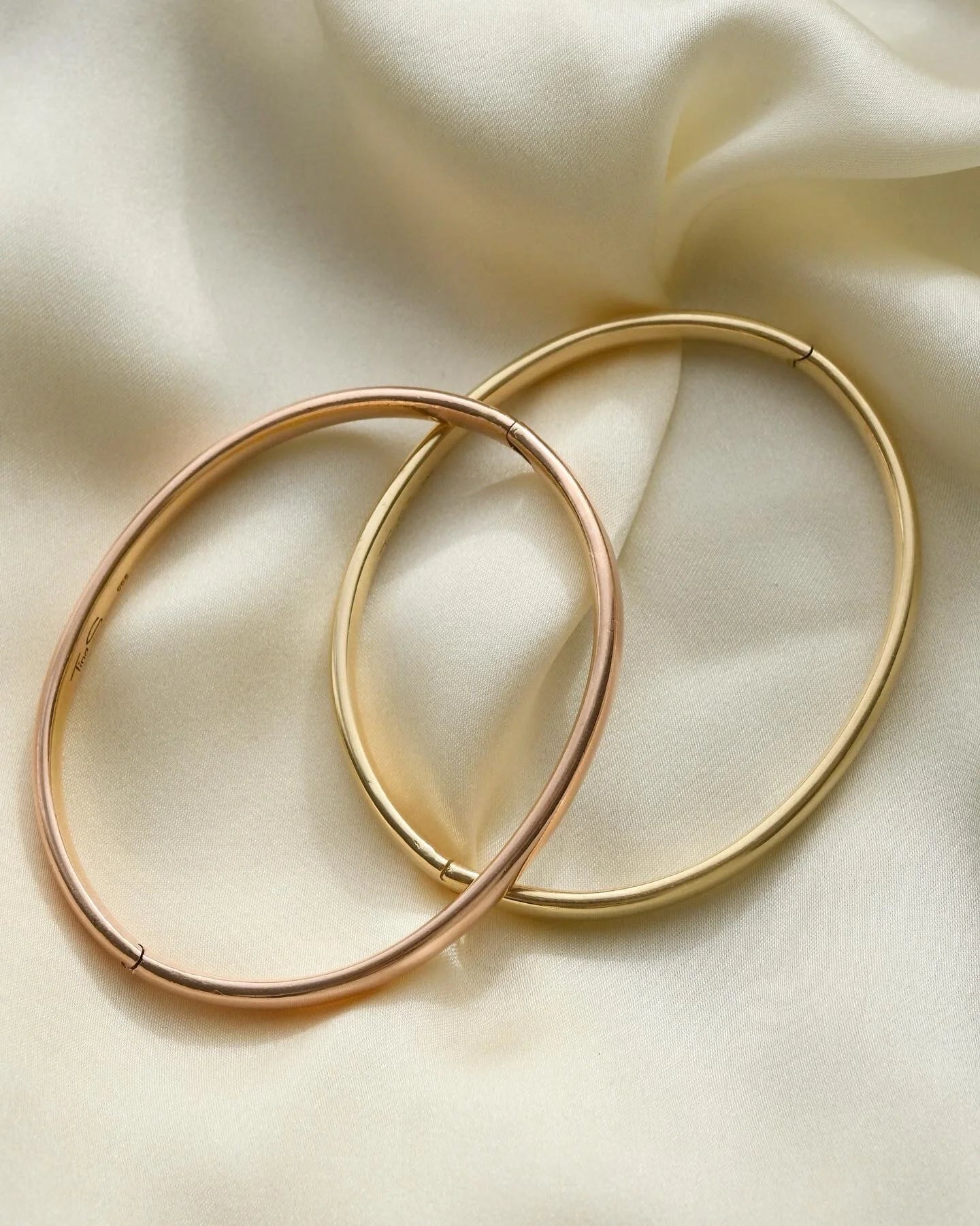 YELLOW GOLD Bangle 14K Gold 1980s