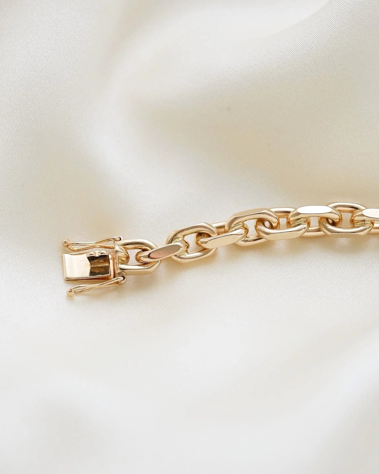 Sublime Chunky Monkey Vintage Anchor Bracelet 14K Gold