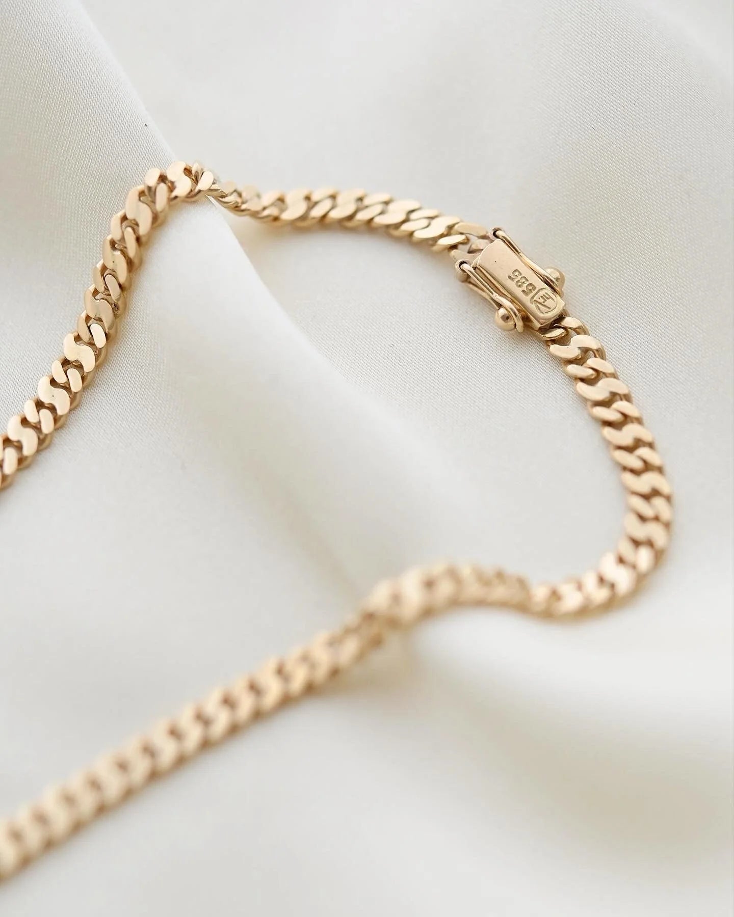 Stunning Vintage Curb Link Chain 14K Gold 1963