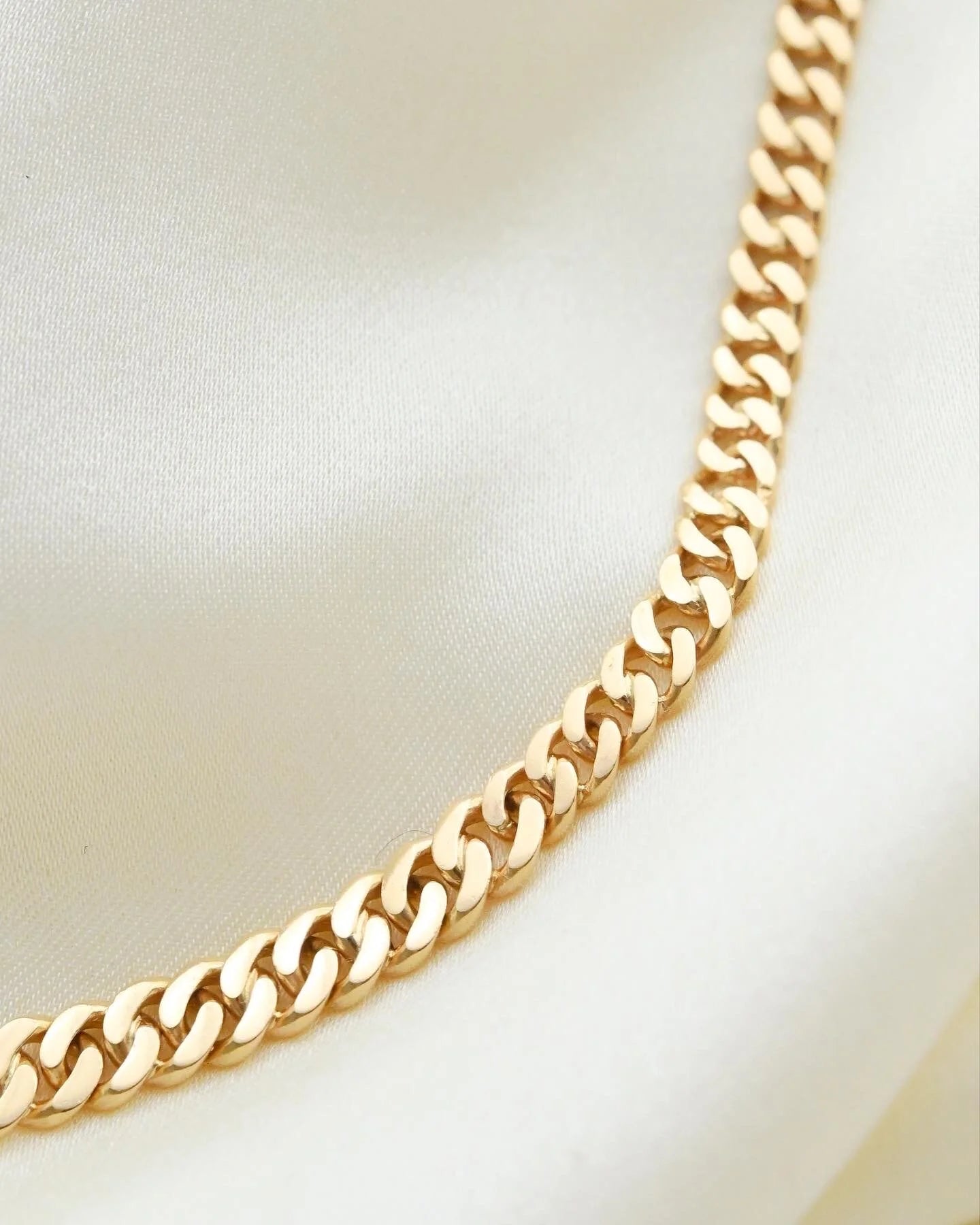 Cute Classic Curb w Puffy Heart 18K Gold 1955
