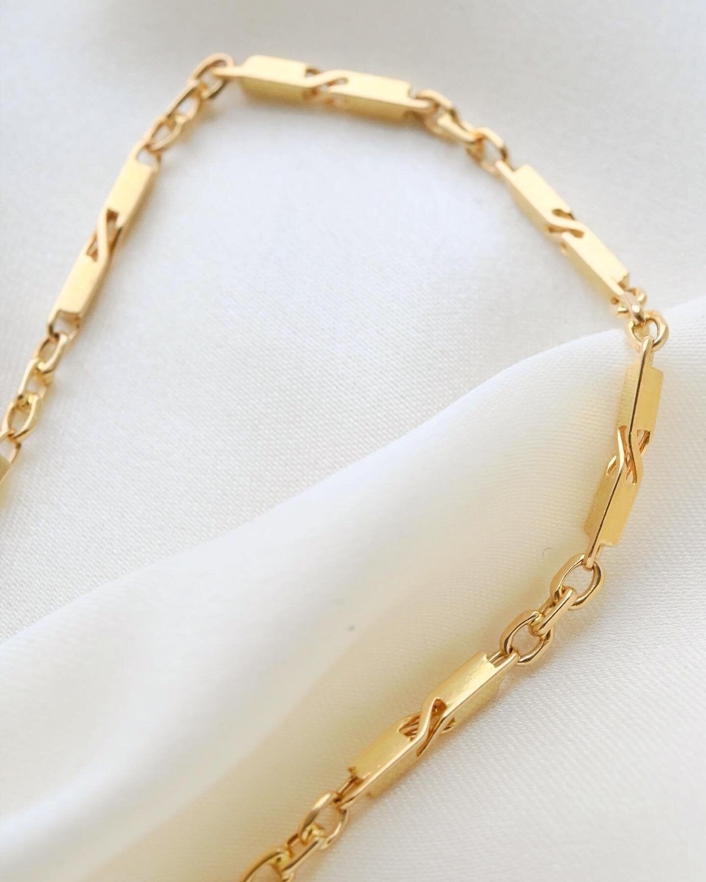 Stunning 16.5 Inches Antique Watch Chain Fancy Link 18K Gold 1910s