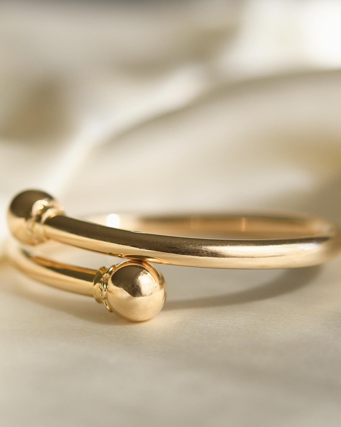 Unique Antique Bangle 14K Gold 1930s