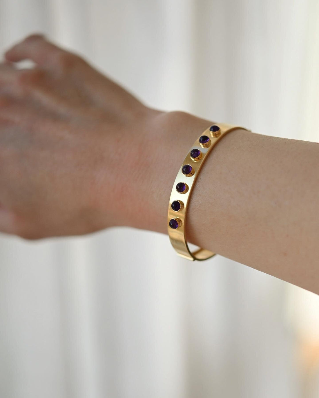 Extraordinary Swedish Vintage Bangle Amethyst 18K Gold 1964