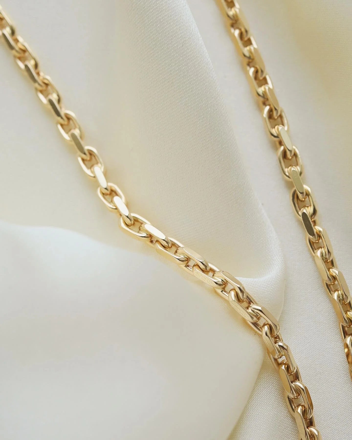 Sublime Long Heavy Danish Vintage Anchor Link Chain 14K Gold