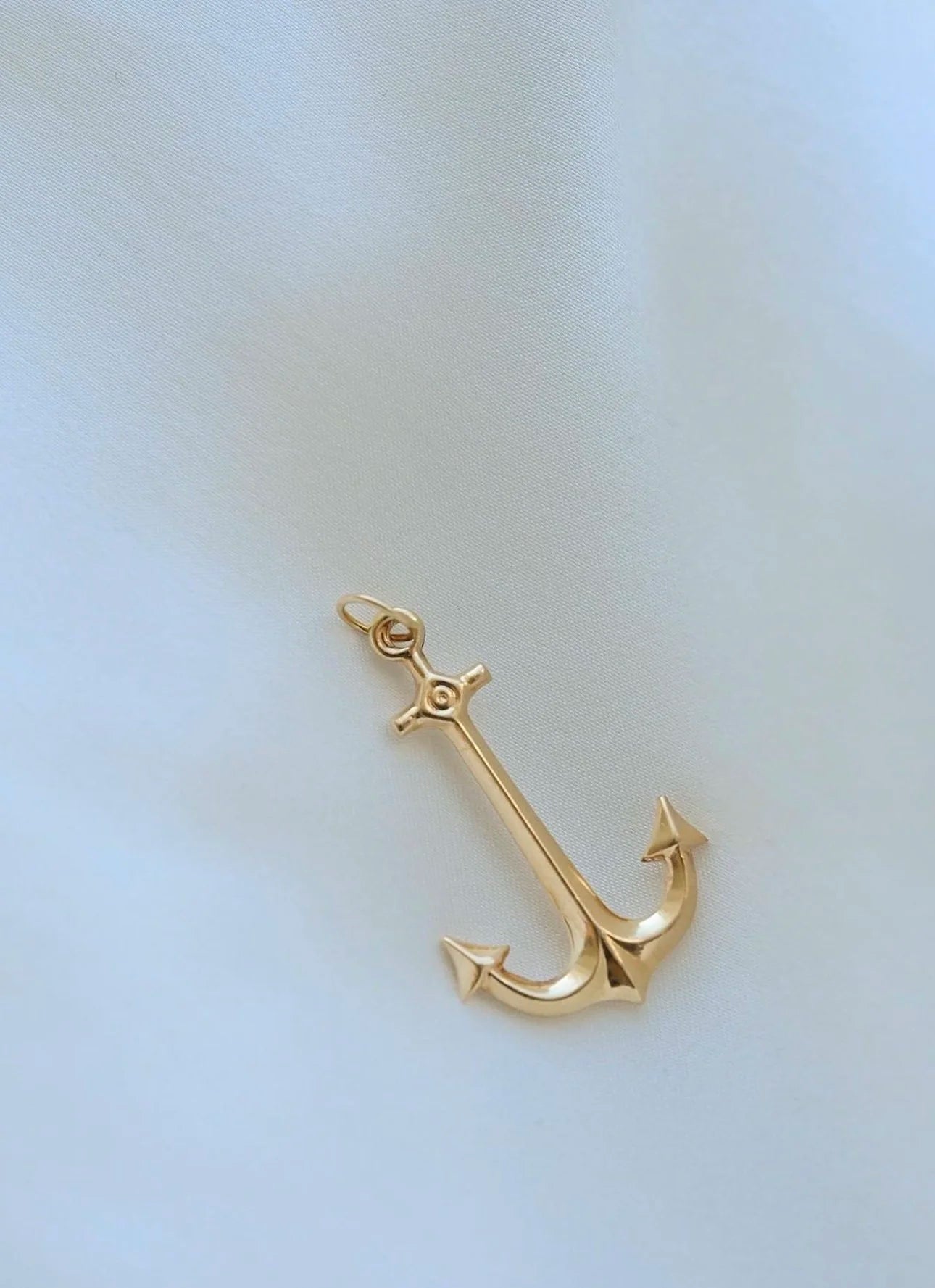 The Best Vibtage Anchor Pendant 18K Gold