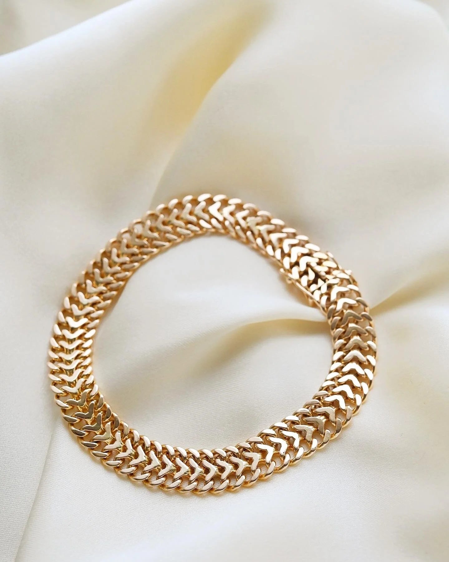 Special Buttery Fox Tail Link Bracelet 18K Gold 1959