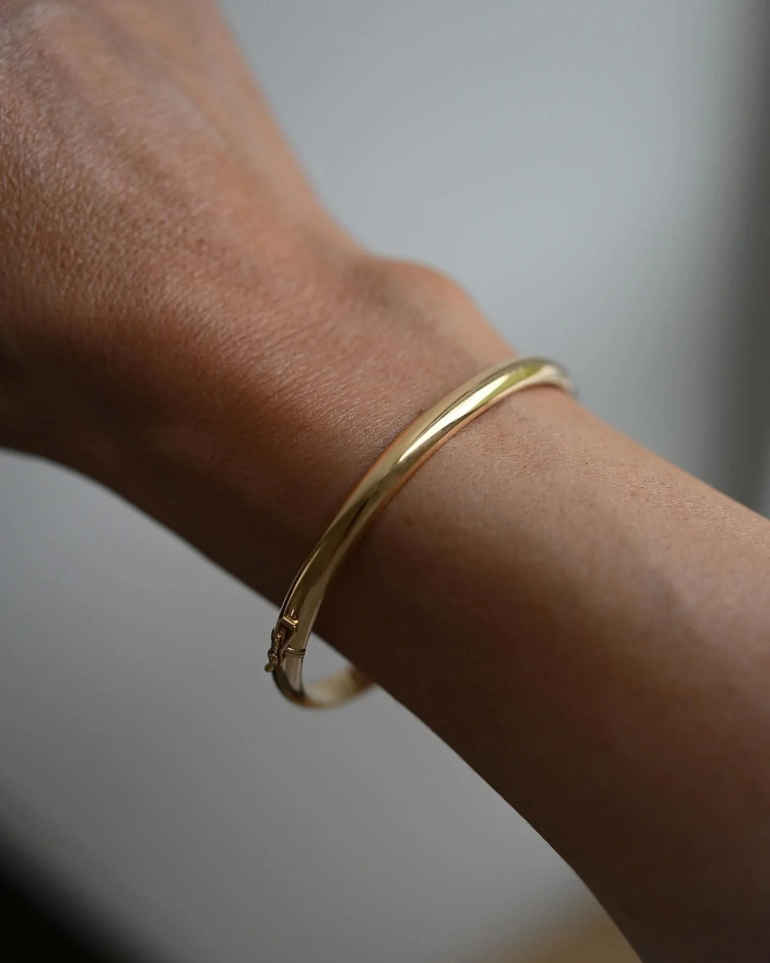 Extraordinary Gorg Swedish Vintage Bangle Perfect Width 18K Gold