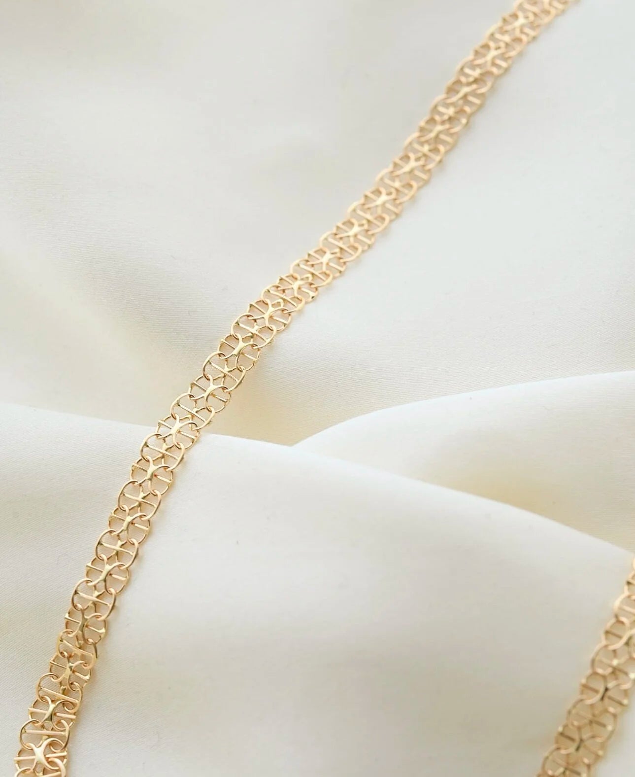 Beautiful Swedish Vintage X Link Necklace 18K Gold