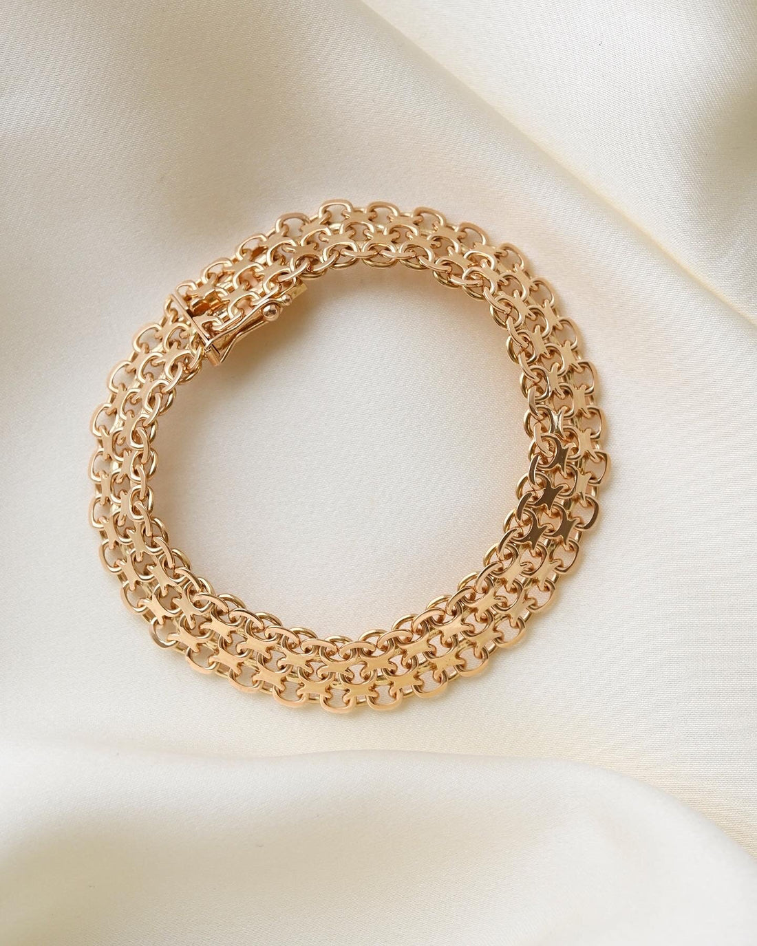 Glowing, Heavy X Link Bracelet 18K Gold 1963