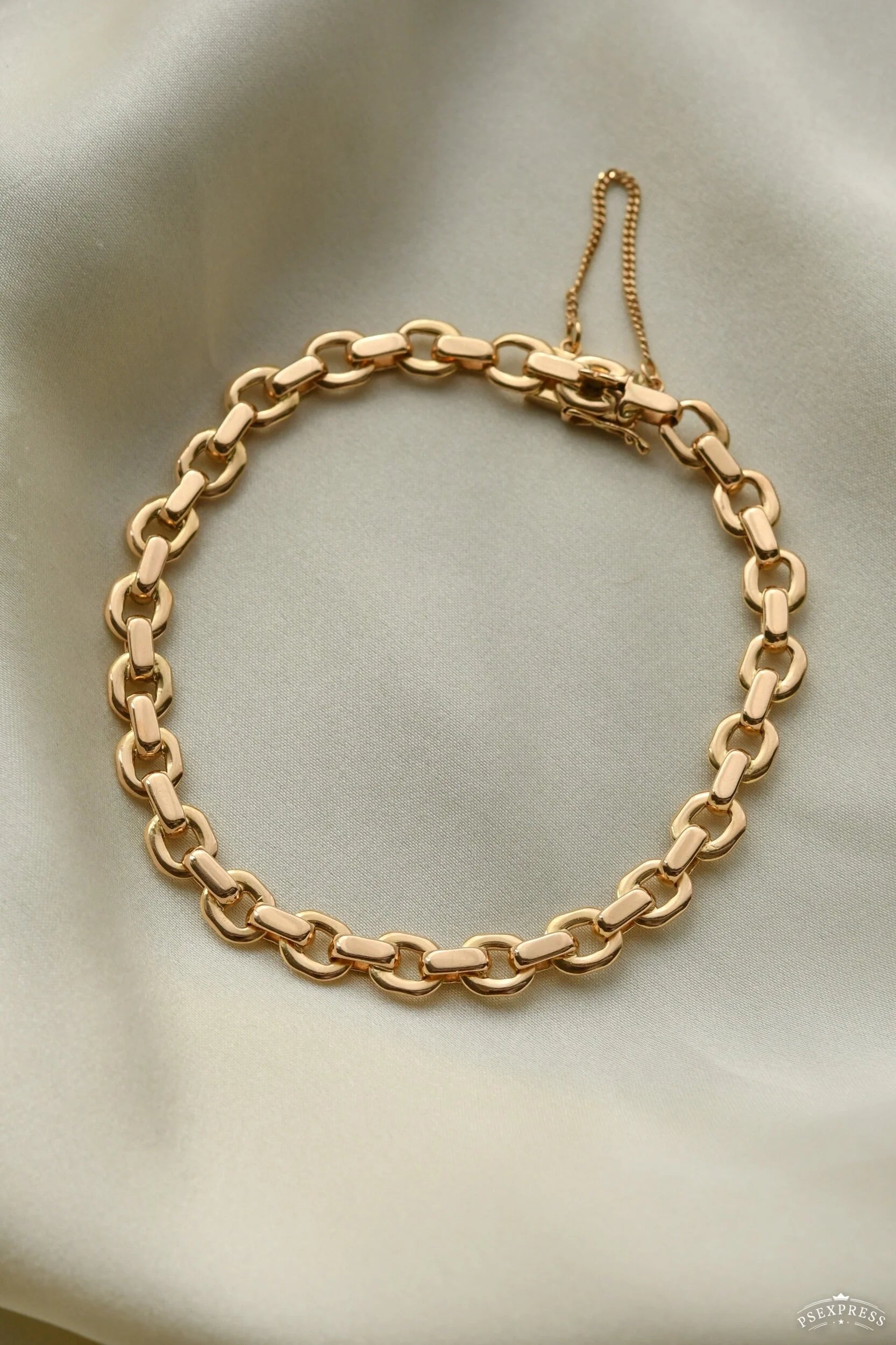 Sublime 18K Gold Bracelet 22 Grams 1944