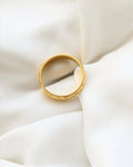 Extemely Pretty Heavy Old Engraved Wedding Band 23K Gold