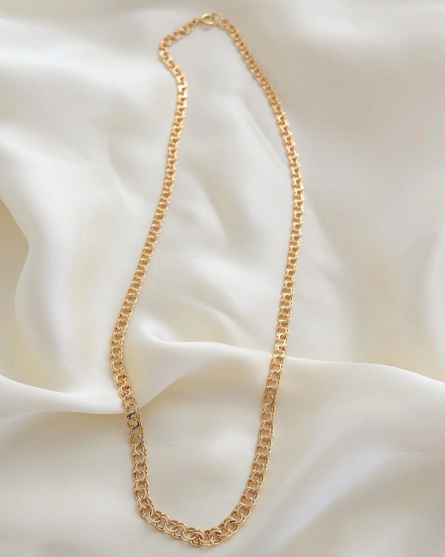 Swedish Glowing Vintage Necklace 18K Gold
