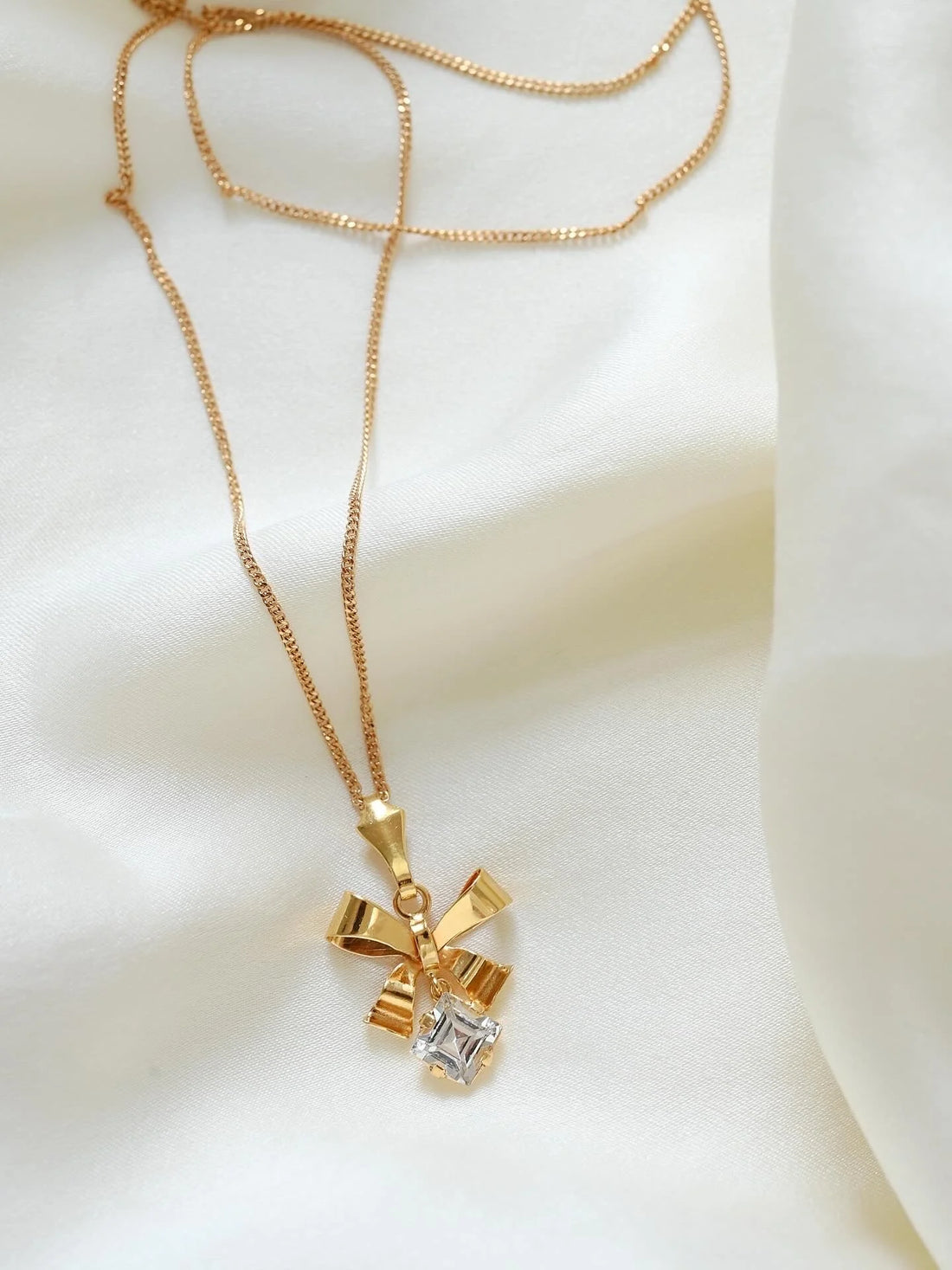 The Cutest Ribbon Pendant w Dangling Natural Quartz 18K Gold Sweden 1950s