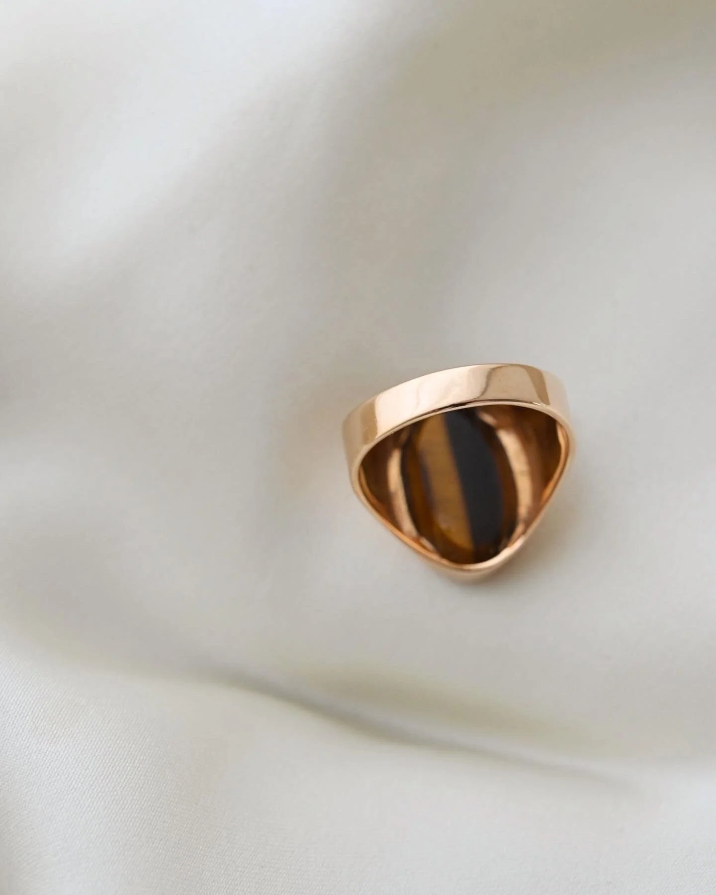 Gorg Sleek Swedish Tigers Eye Vintage Signet Ring 18K Gold