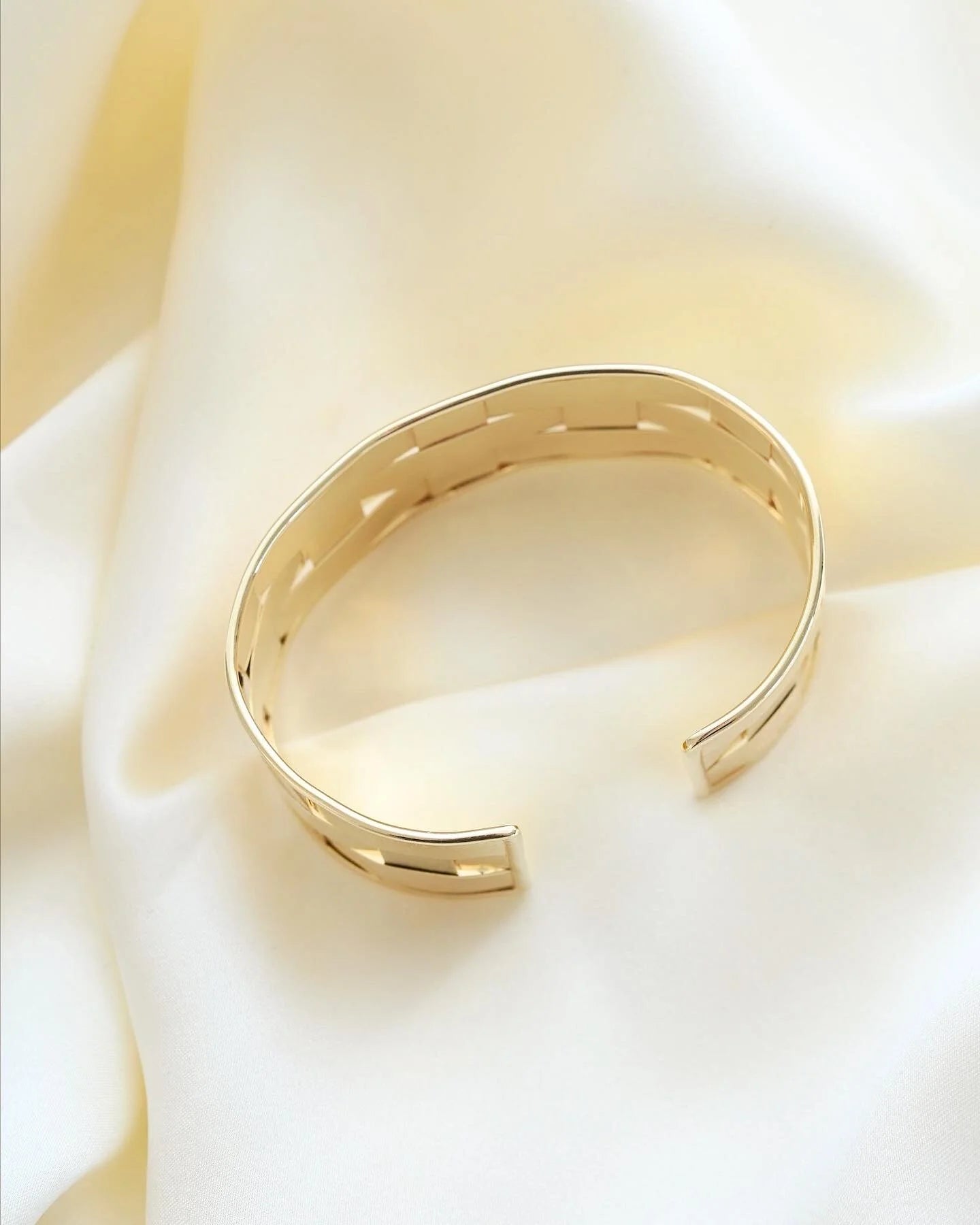 Sexy Braided Italian Vintage Cuff 14K Gold 1970s