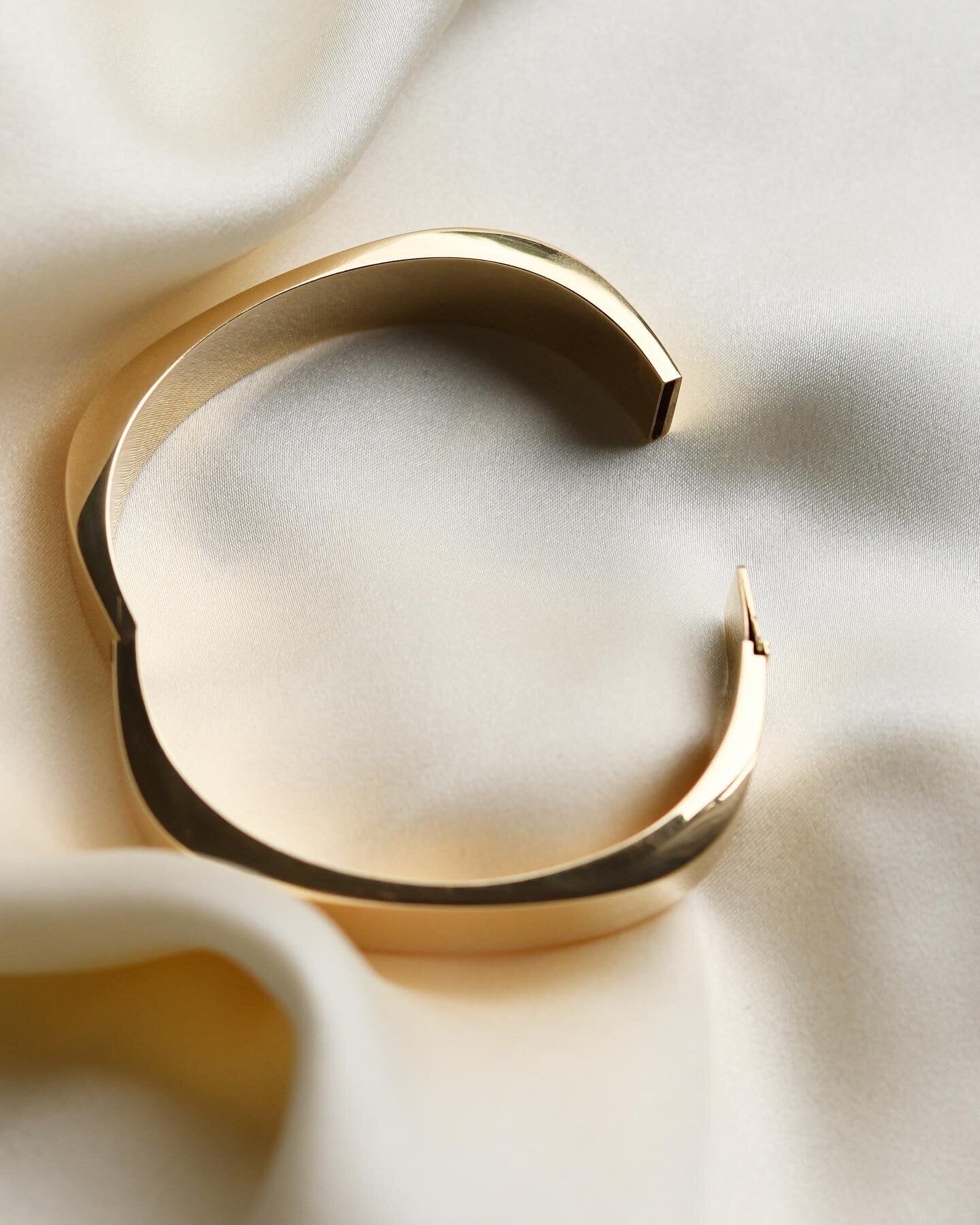 Smaller Sized Vintage Dream Bracelet w Angled Edges 14K Gold