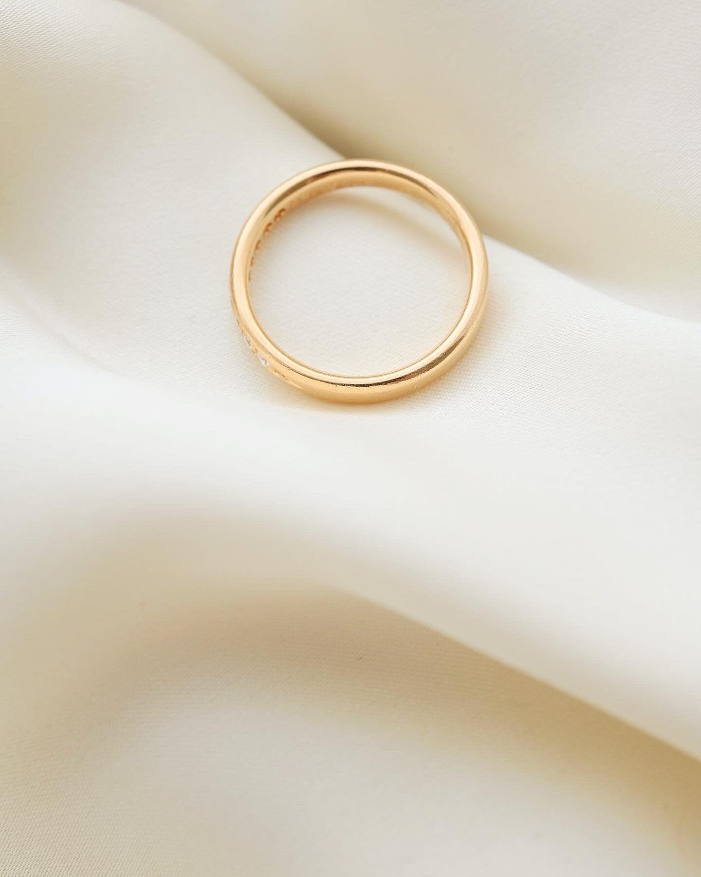 The Perfect Five Stone Diamond Band 18K Solid Gold 1973