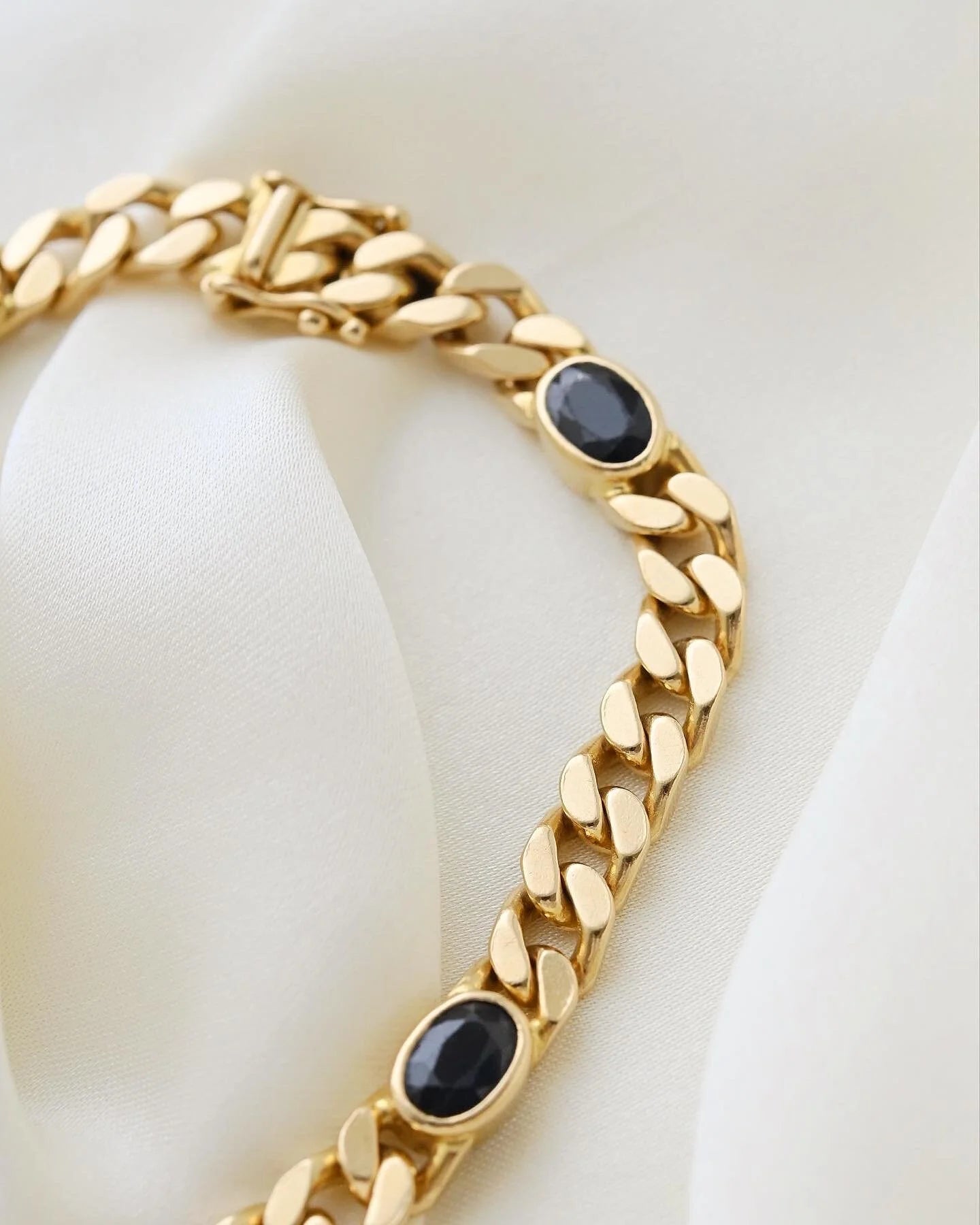 Heavy, Deluxe Midnight Blue Sapphire x 18K Gold Bracelet 1984