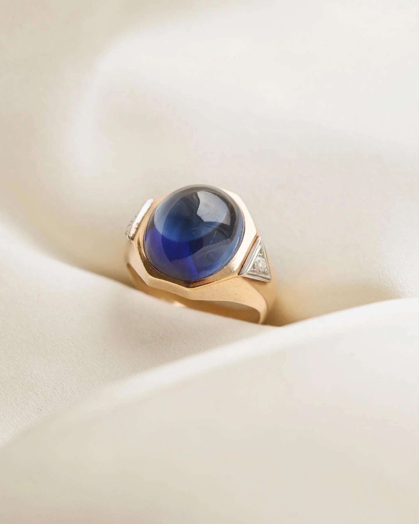Magnificent Antique Cabochon Cut Lab Sapphire and Natural Diamonds 10K Gold 1920s
