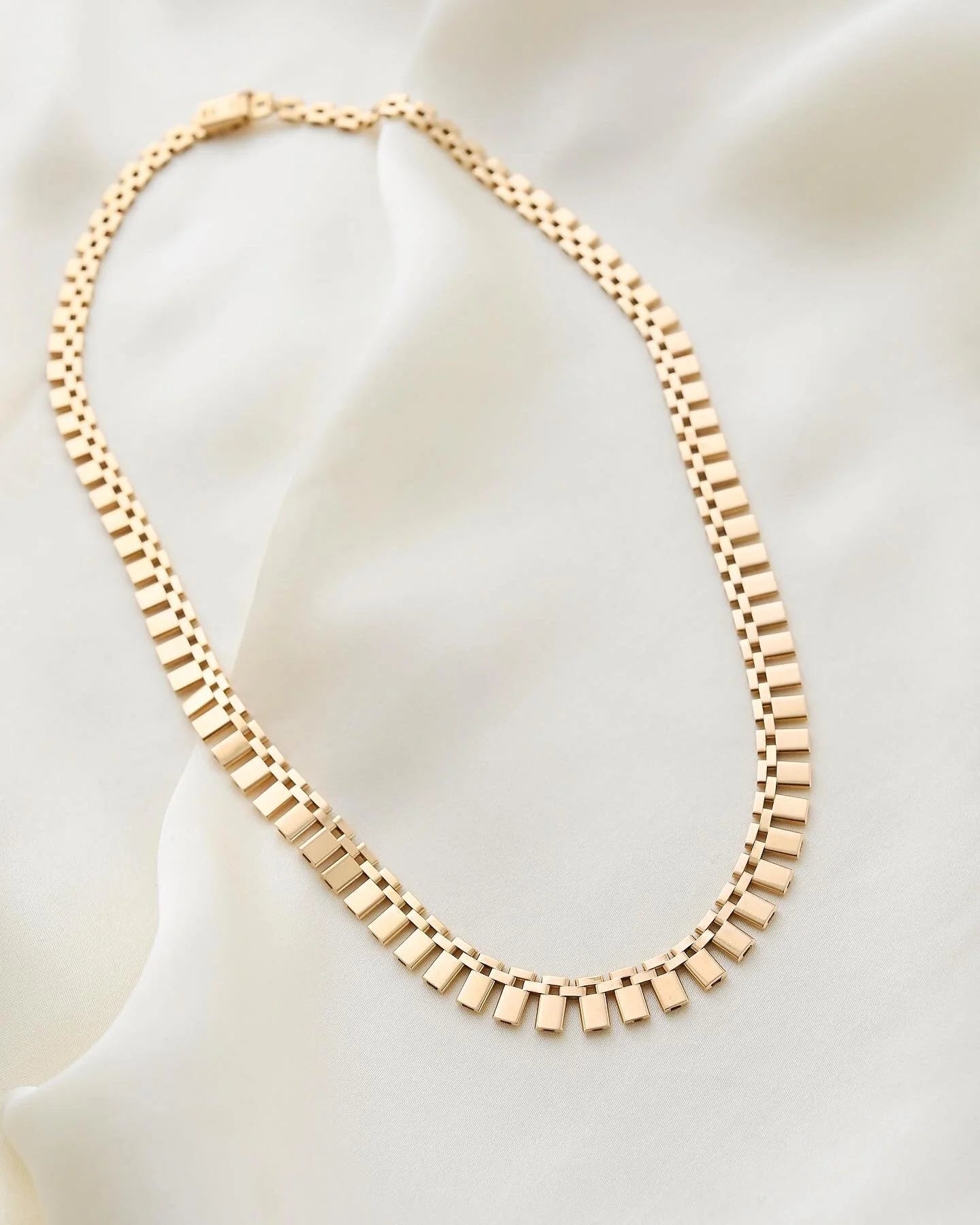 Superb Rare 18K!!!!!! Gold Brick Link Necklace