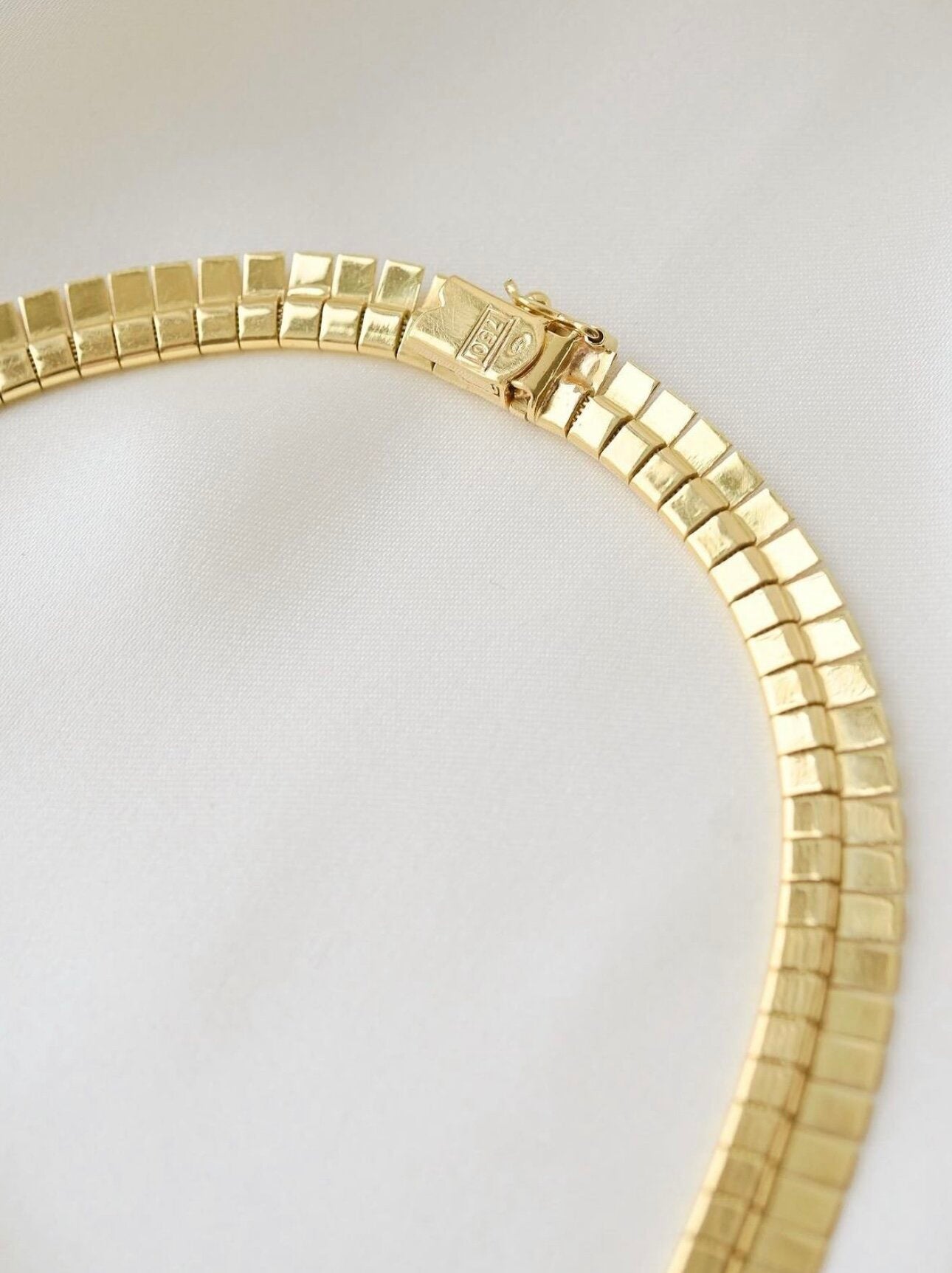 Insane Heavy Goddess Necklace 18K Gold
