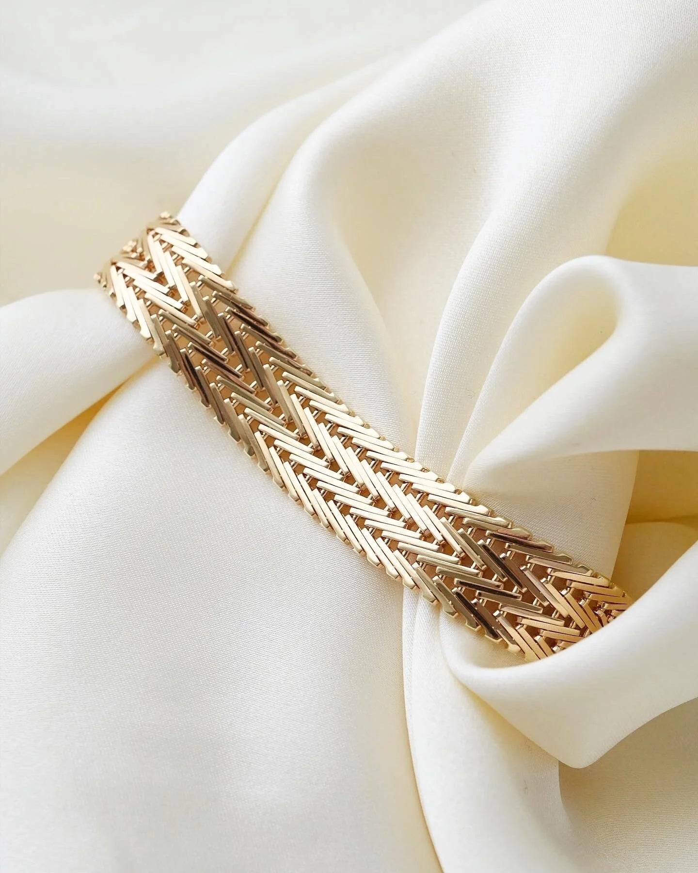 Gorg Wide Heavy Geneva Link Vintage Bracelet 14K Gold