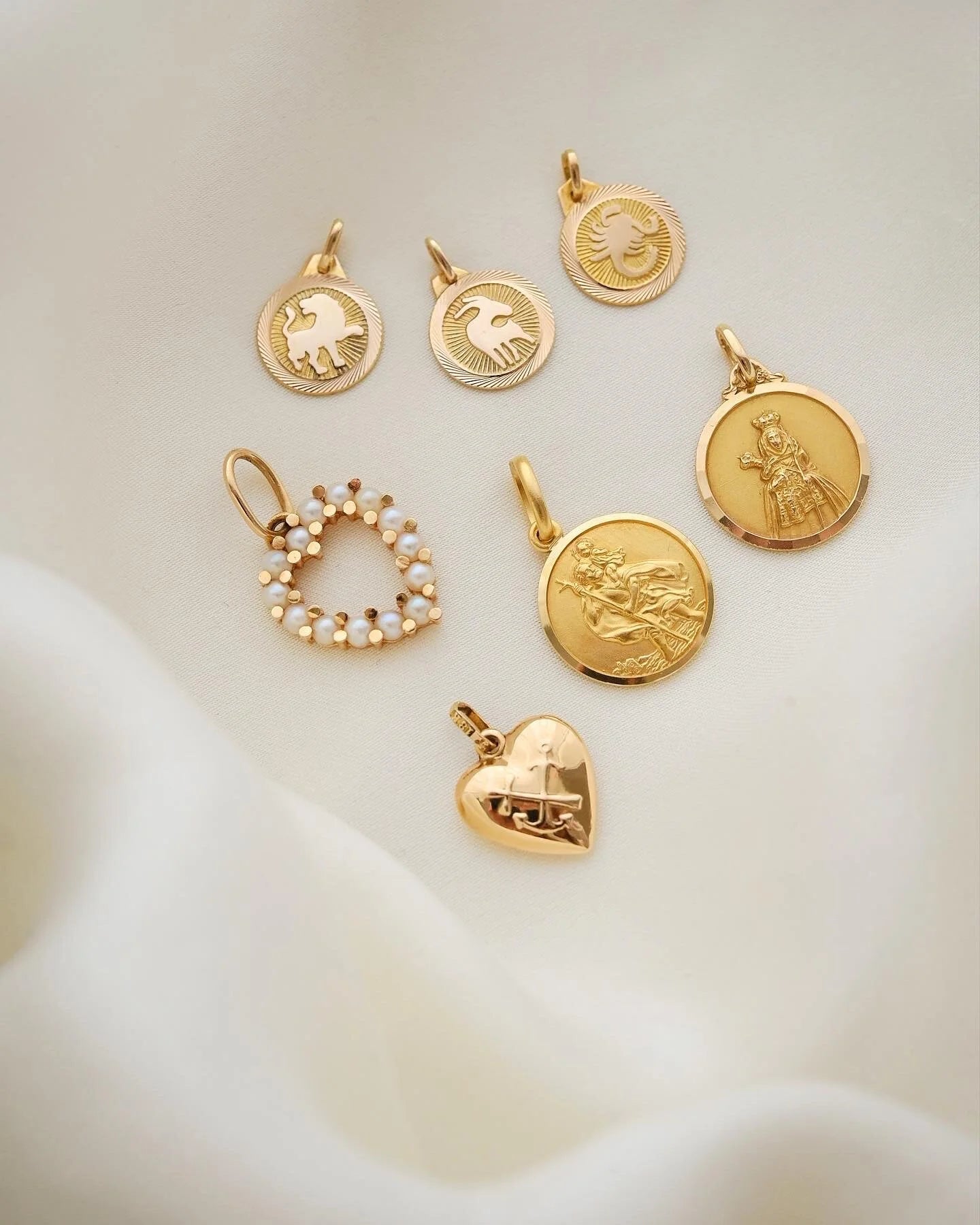 The Best Vintage Charms 18K Gold 1970s
