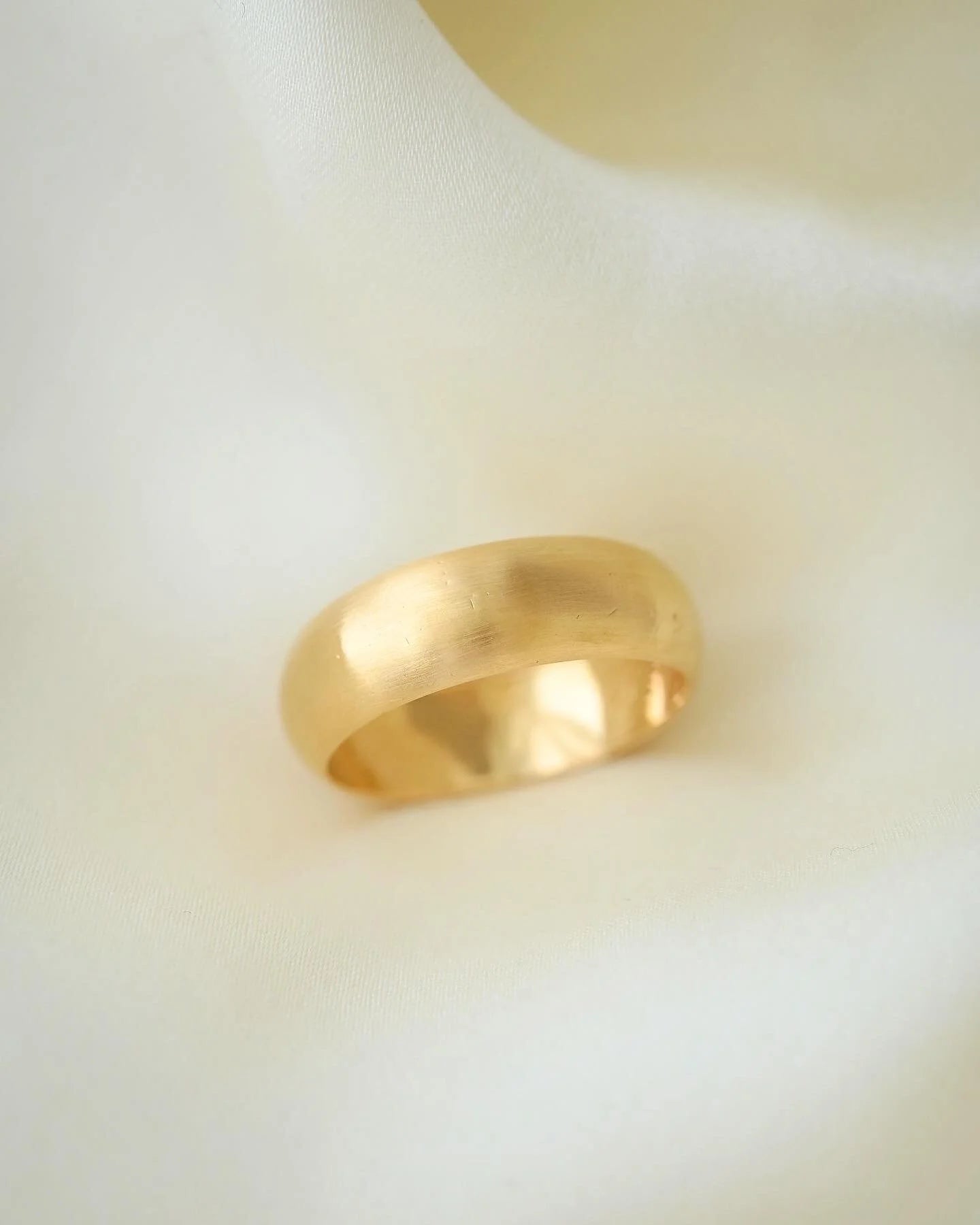 “Karl 1909” Antique Edwardian 9.5 Grams Dream Band 23K Gold