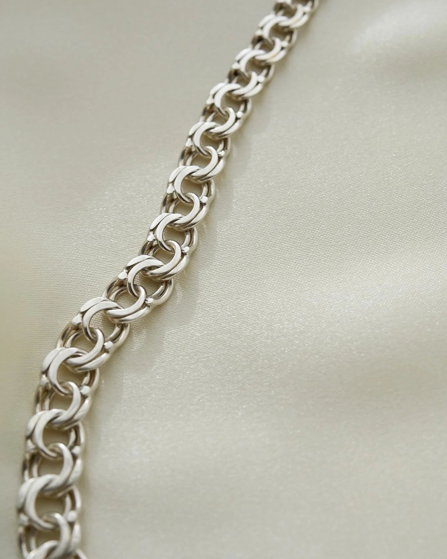 Beautiful Vintage Bismarck Necklace Silver