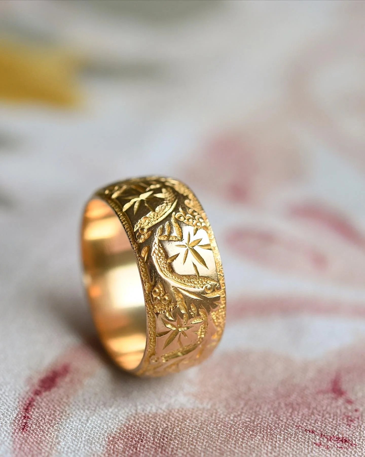 The Perfect Antique Wedding Band 18K Gold 1915
