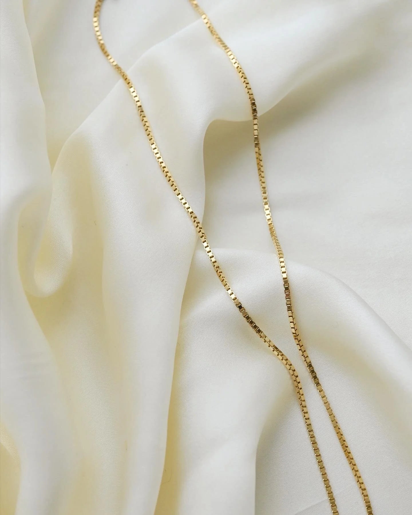 Shipping included! Gorg Italian Vintage Box Chain 18K Gold