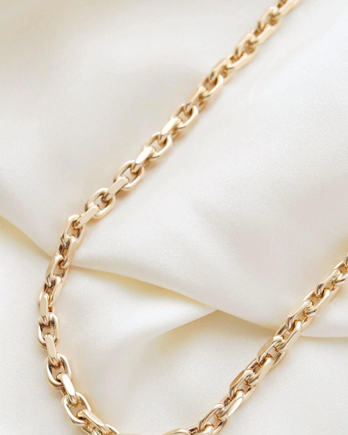 Beautiful 20.25 Inches Vintage Anchor Chain 14K Gold