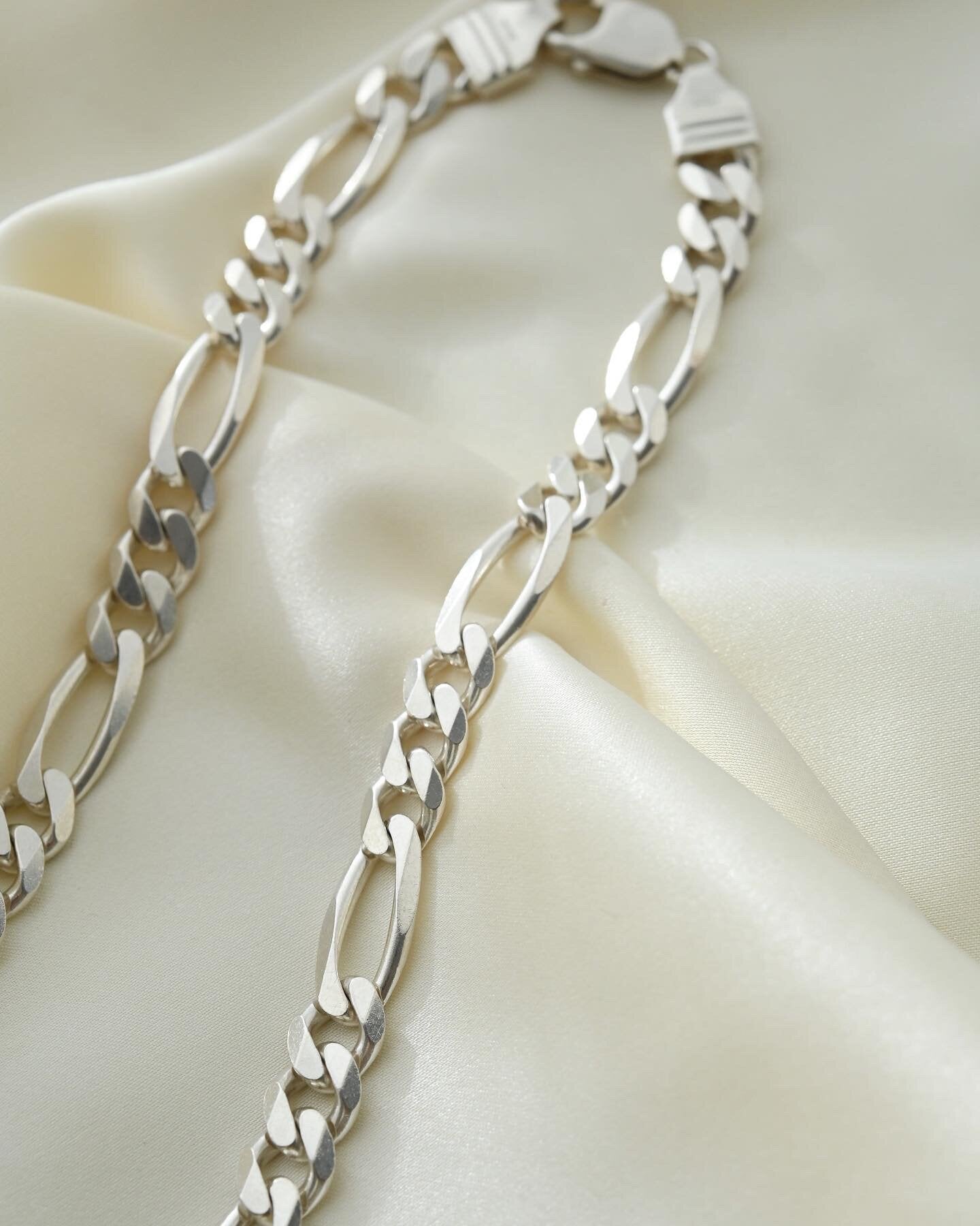 Amazing Vintage Jumbo Figaro Link Chain