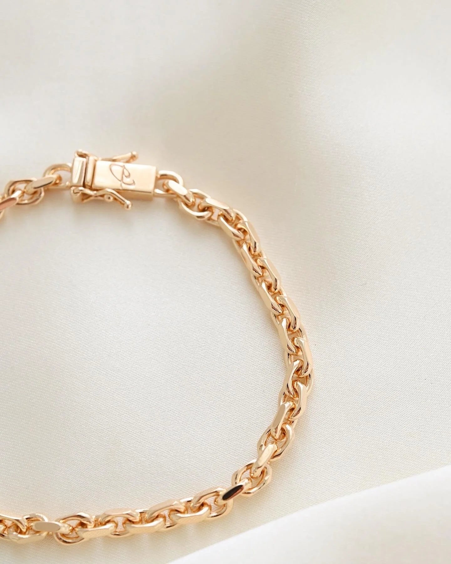Rare Italian 18K Solid Gold Anchor Link Bracelet