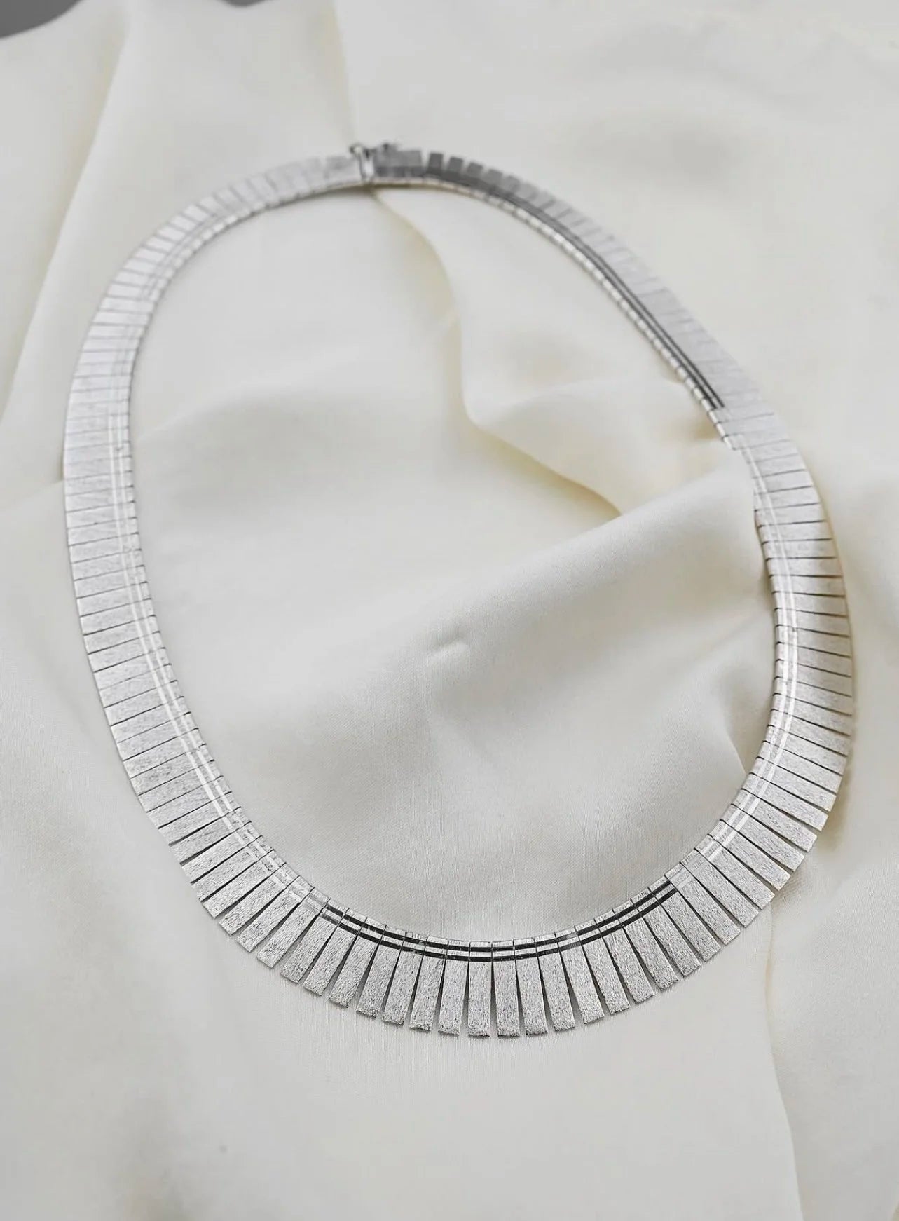 High Shine Fabulous Scandinavian Vintage Necklace in Silver