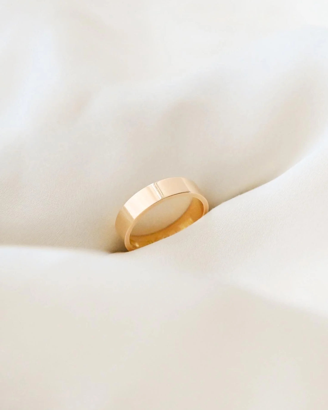 Rare Shaped Swedish Vintage Ring Band 18K Gold 1970