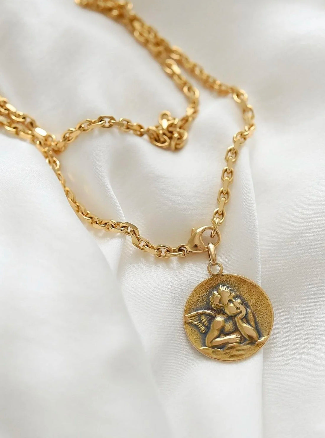 Amazing AE/EA Religious Pendant Antique 18K Gold