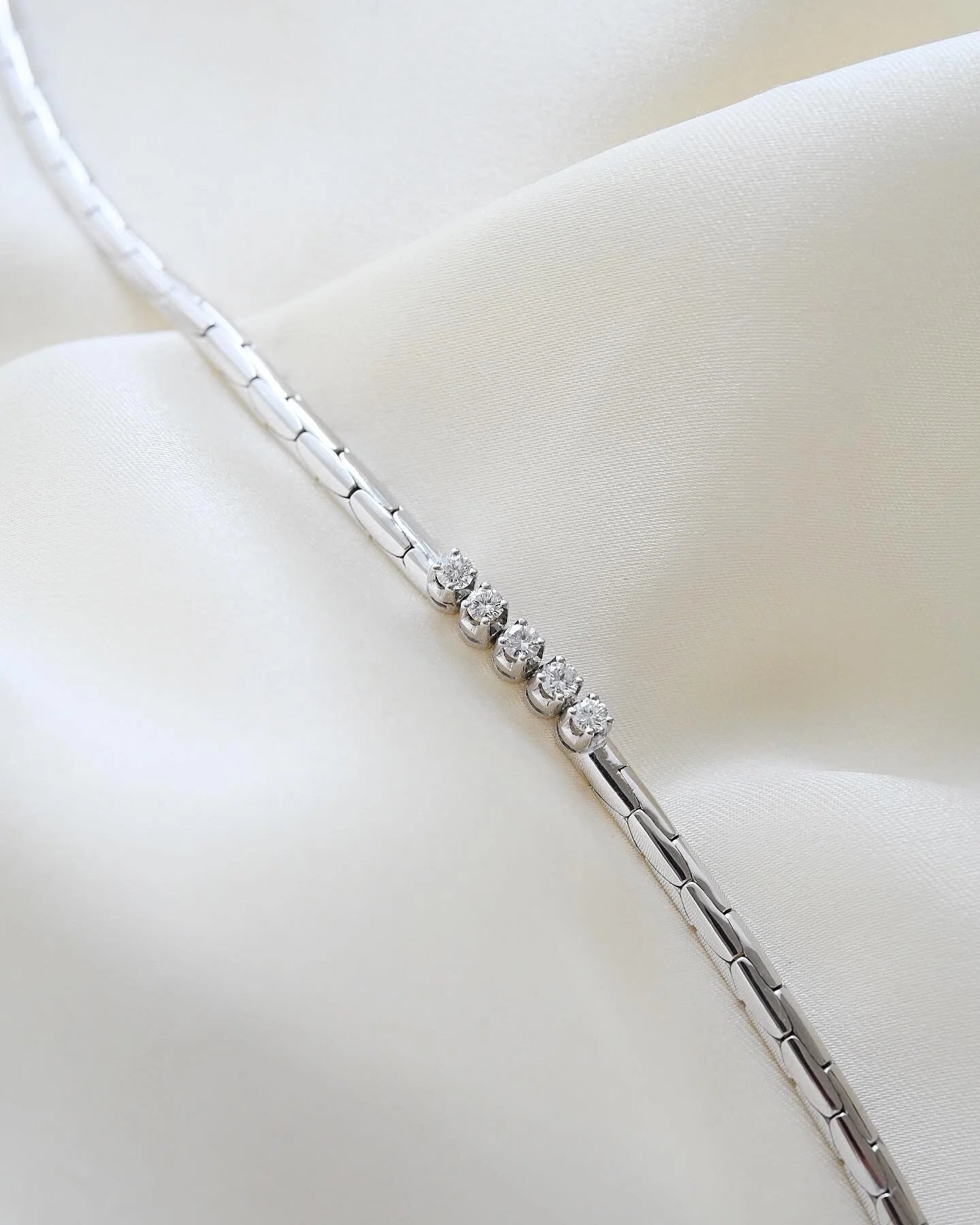 Stunning White Gold Diamond Stacking Bracelet 18K Gold