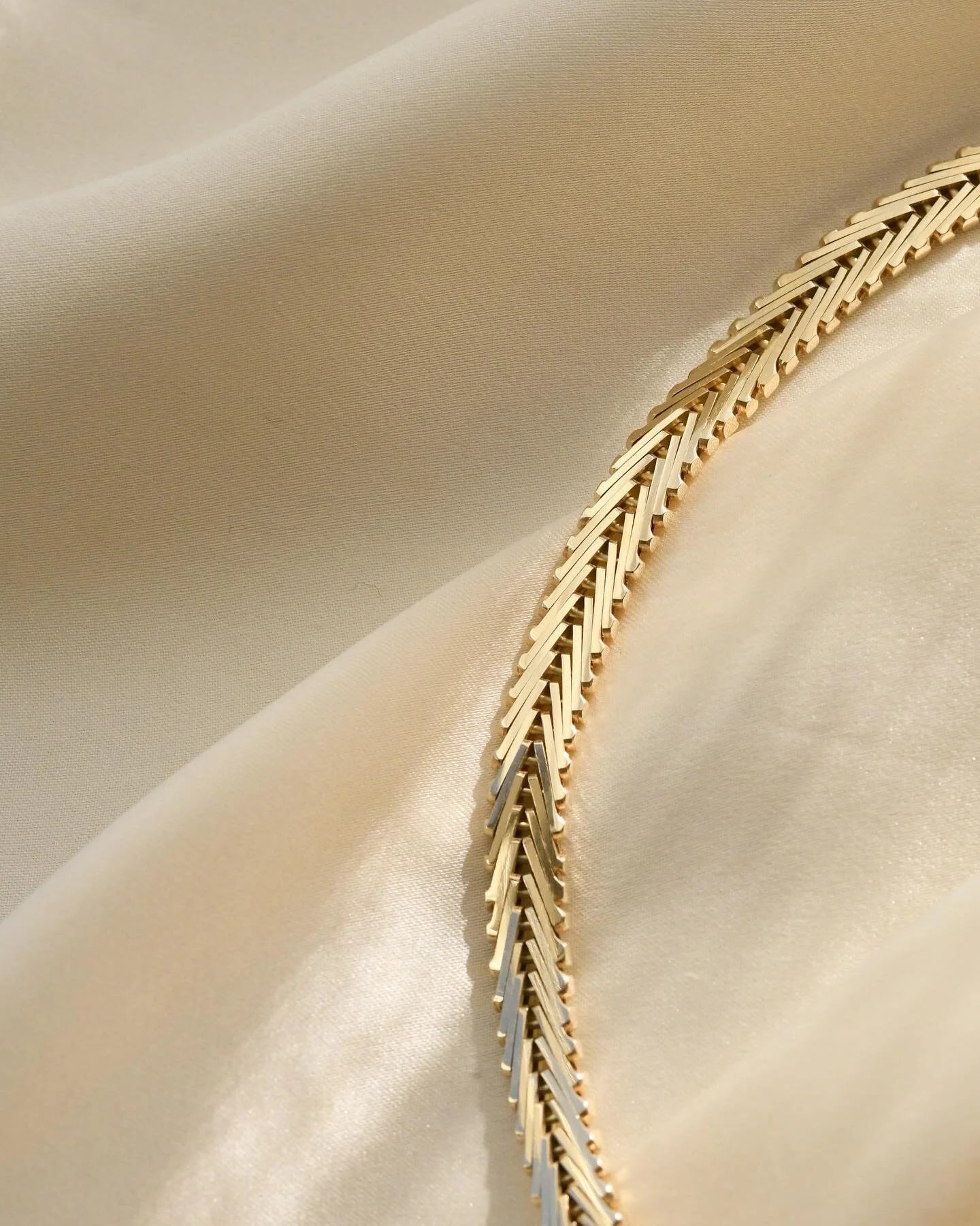 Perfect Geneva Link Vintage Necklace 14K Gold 36.6 Grams