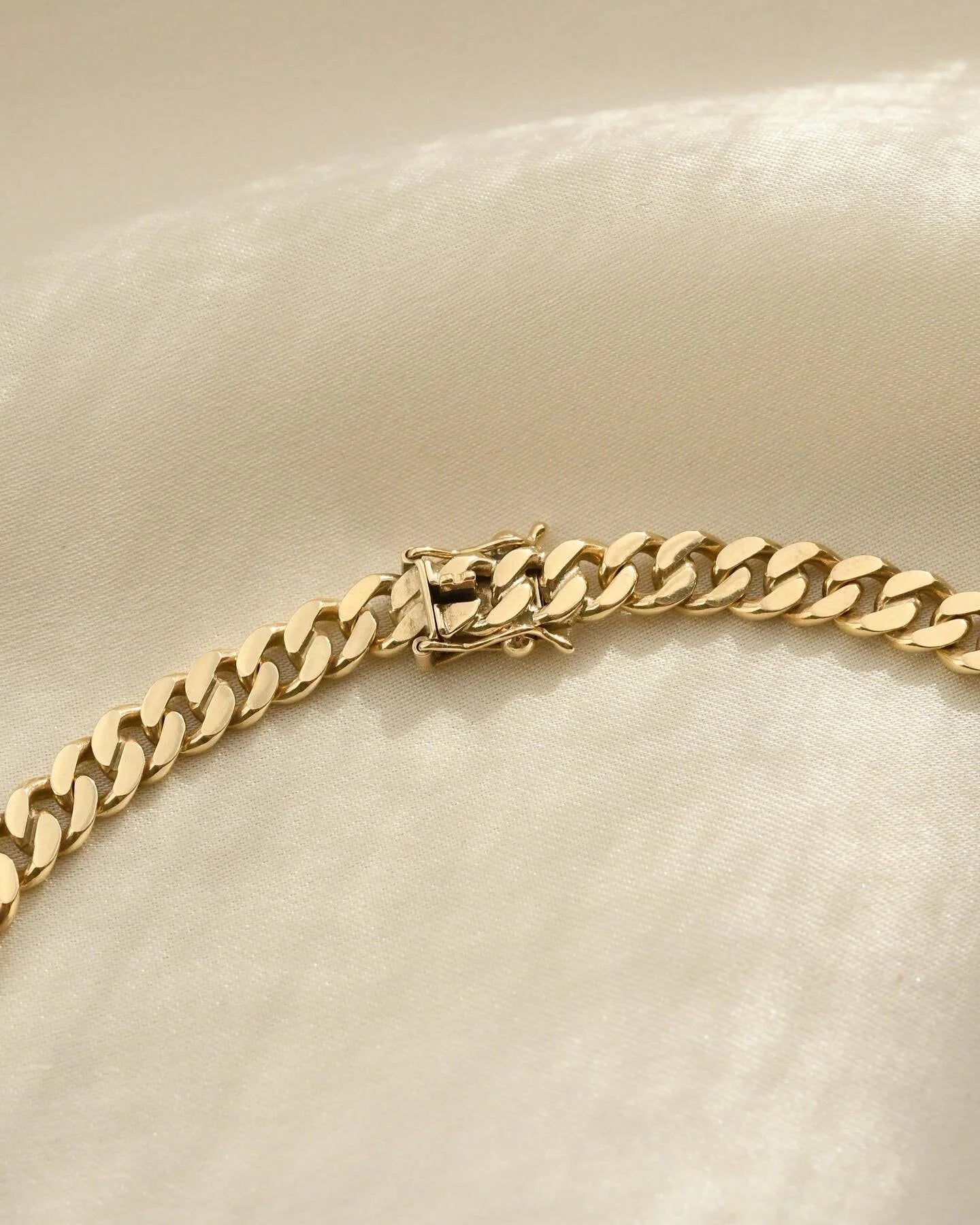 Sublime 30 Grams Curb Chain 14K Gold 1955-73