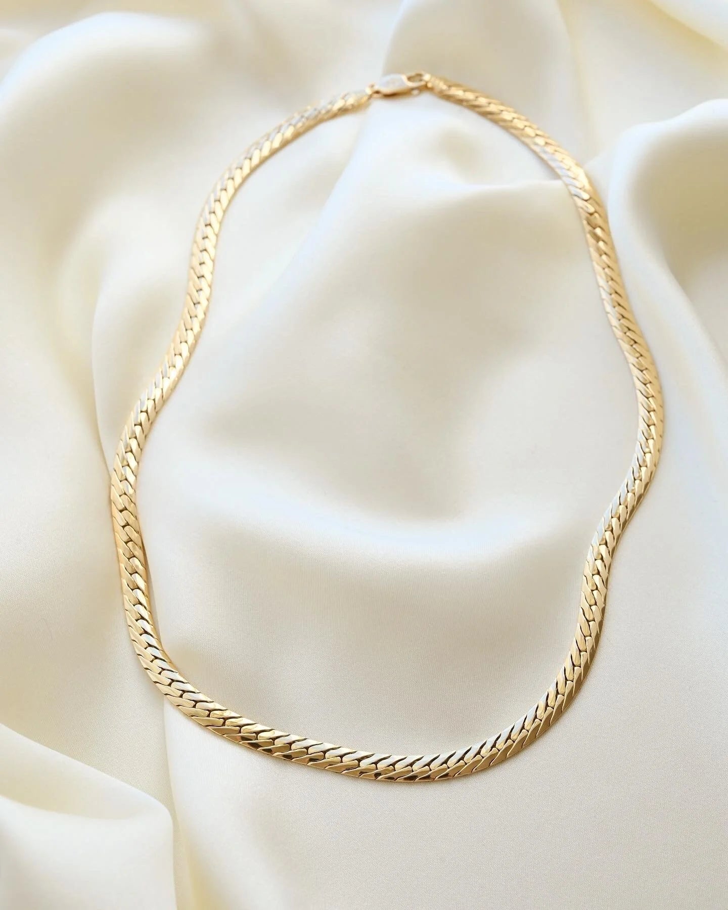 Sublime Rare Deluxe Serpent Curb Link Necklace 18K Gold