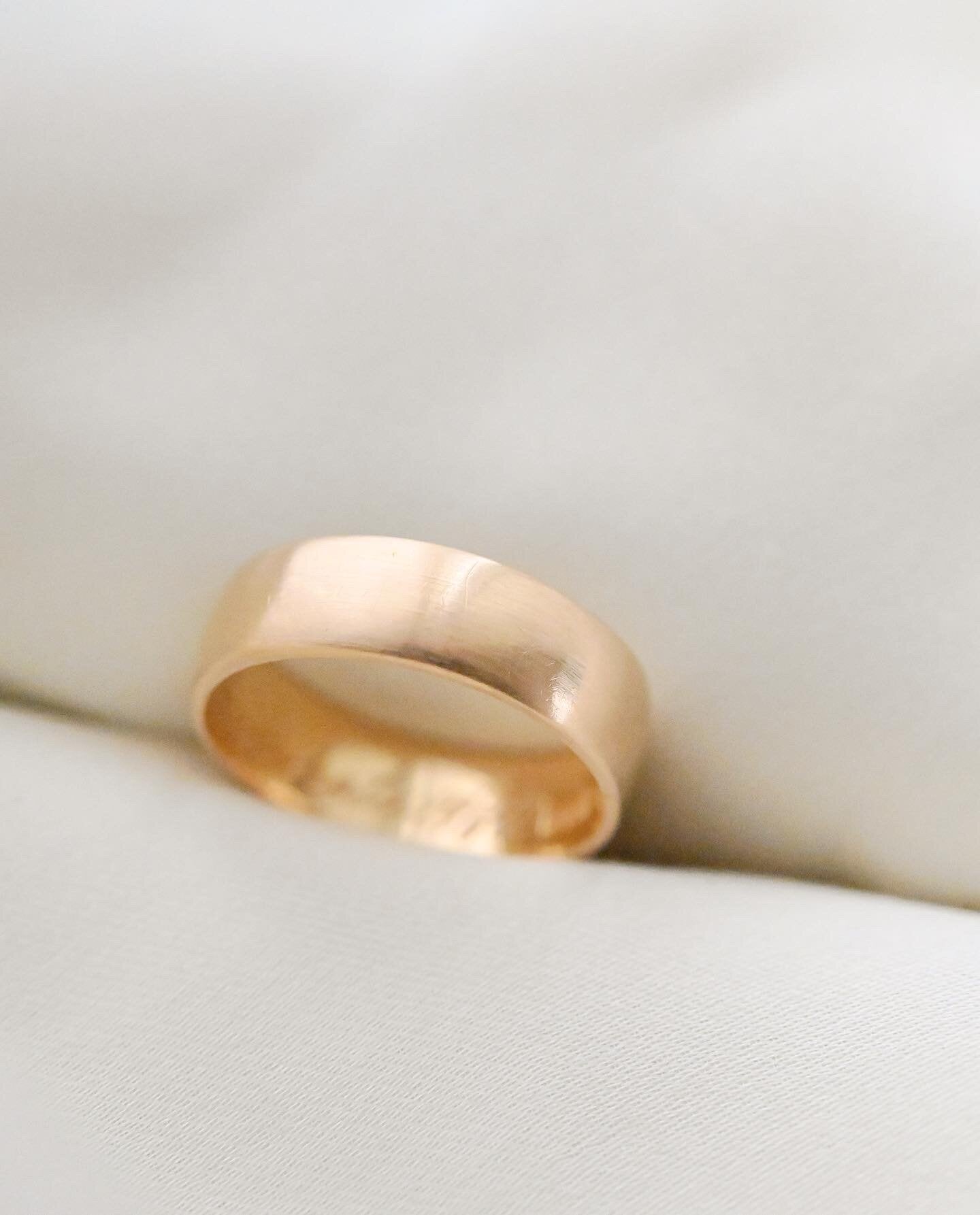 Soft Textured Swedish Vintage Wedding Band 18K Gold